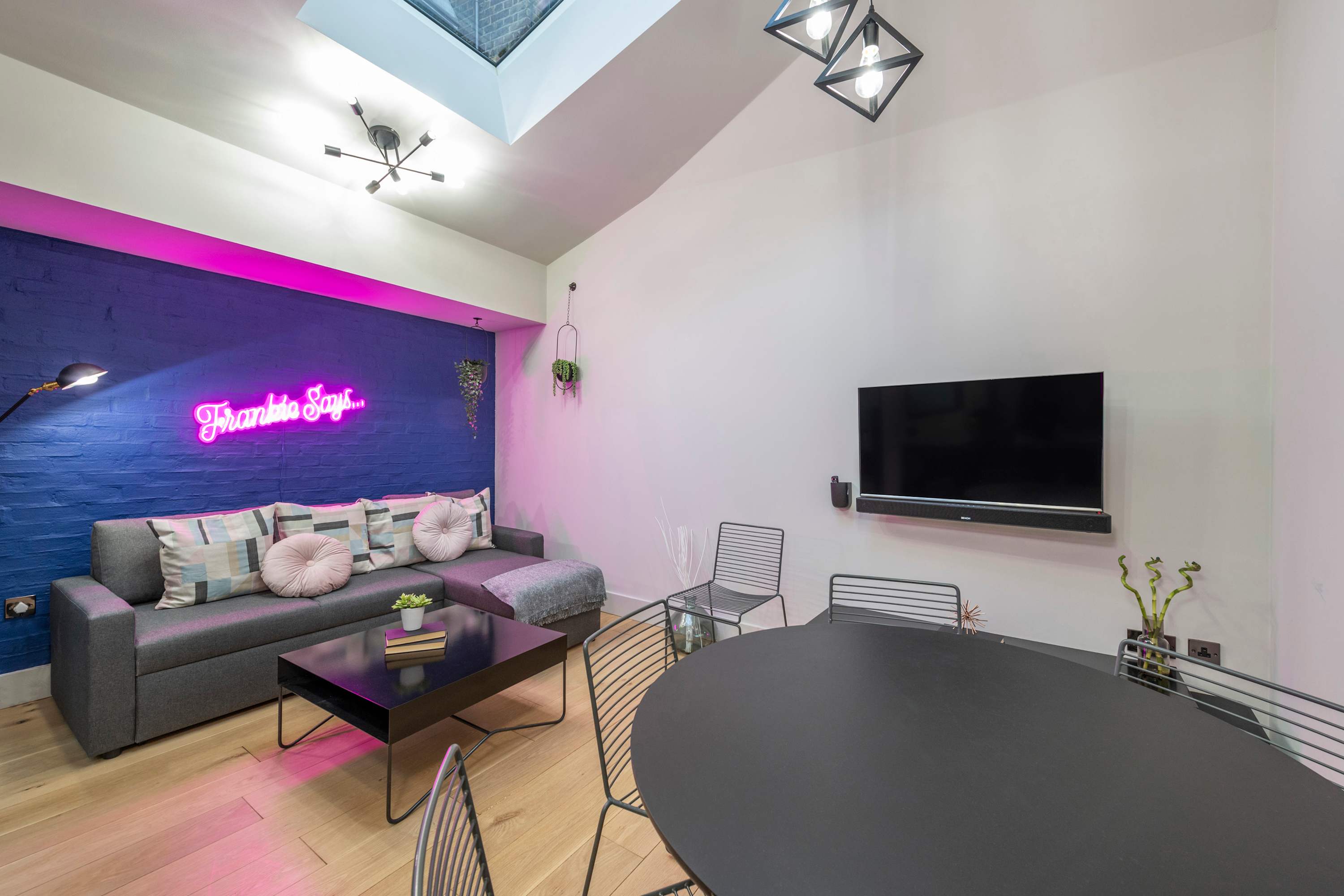 Covent Garden 2-Bed Triplex · Sleeps 6 serviced apartment - UK - VivreStays