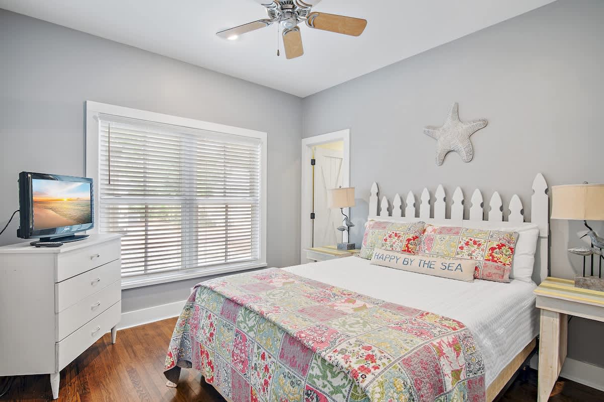 Mississippi Magnolia | 3 BR/3BA | Walk To Beach!