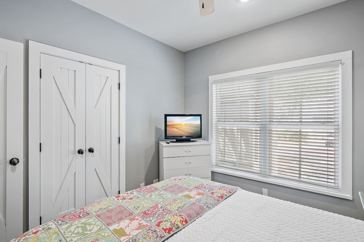 Mississippi Magnolia | 3 BR/3BA | Walk To Beach!