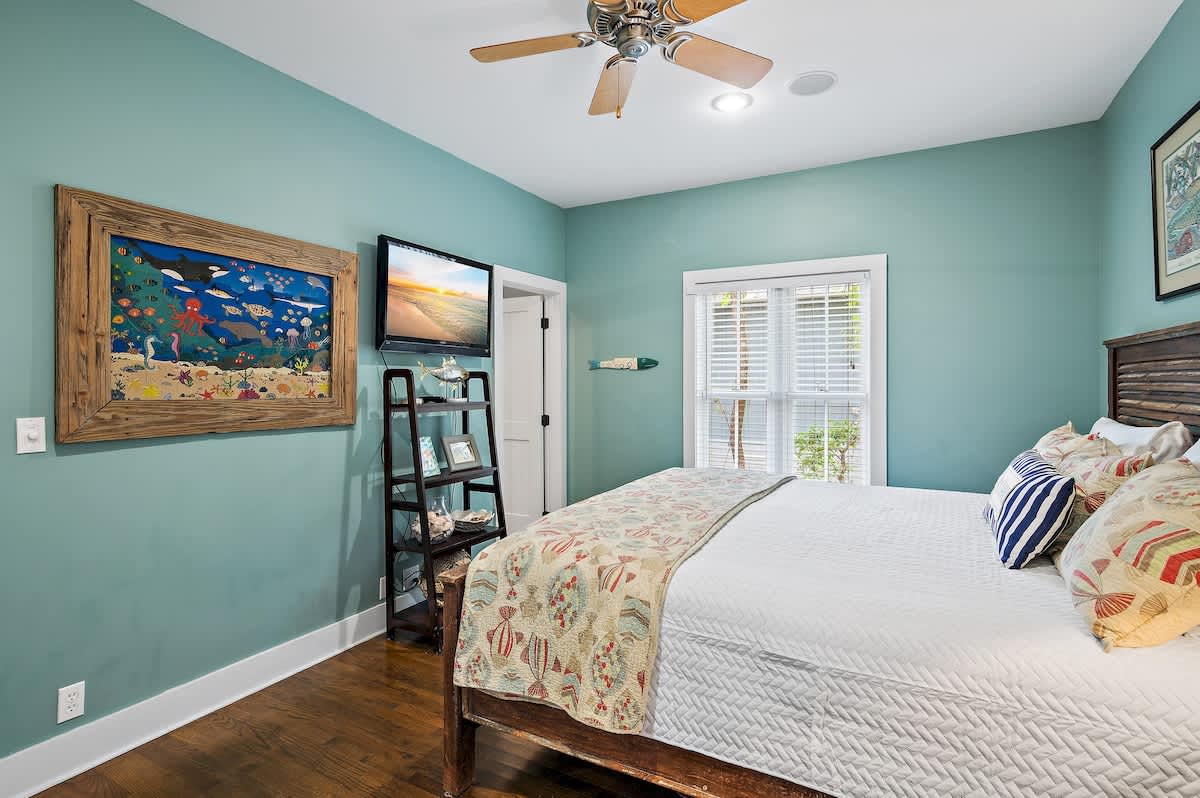 Mississippi Magnolia | 3 BR/3BA | Walk To Beach!