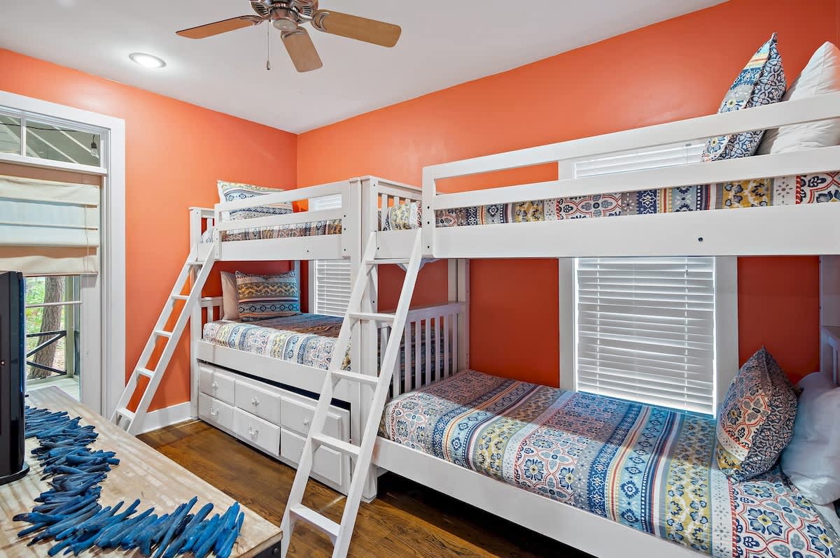 Mississippi Magnolia | 3 BR/3BA | Walk To Beach!
