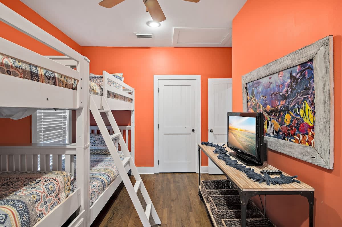 Mississippi Magnolia | 3 BR/3BA | Walk To Beach!