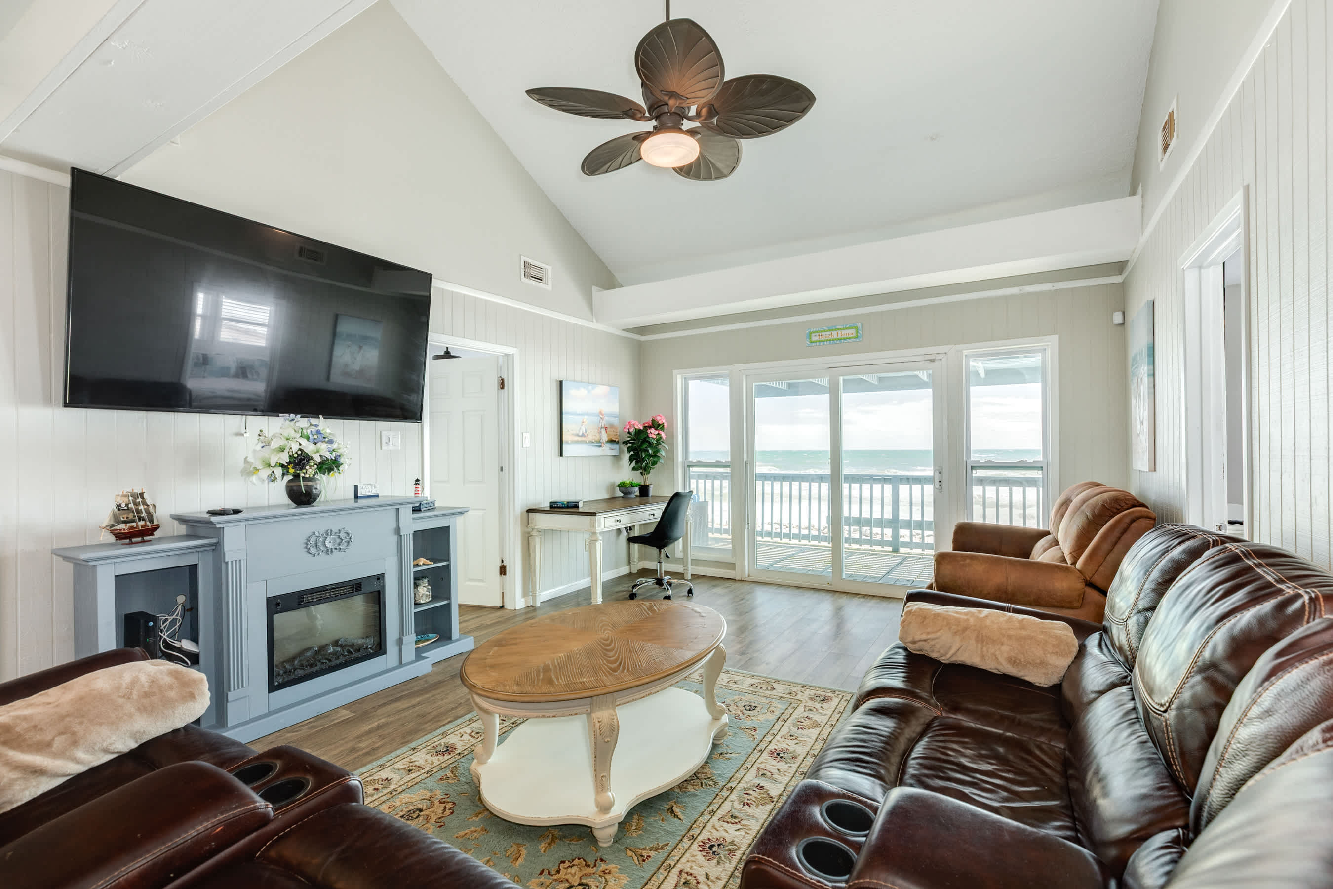 Chelsea By The Sea Breathtaking Views of Blue 8