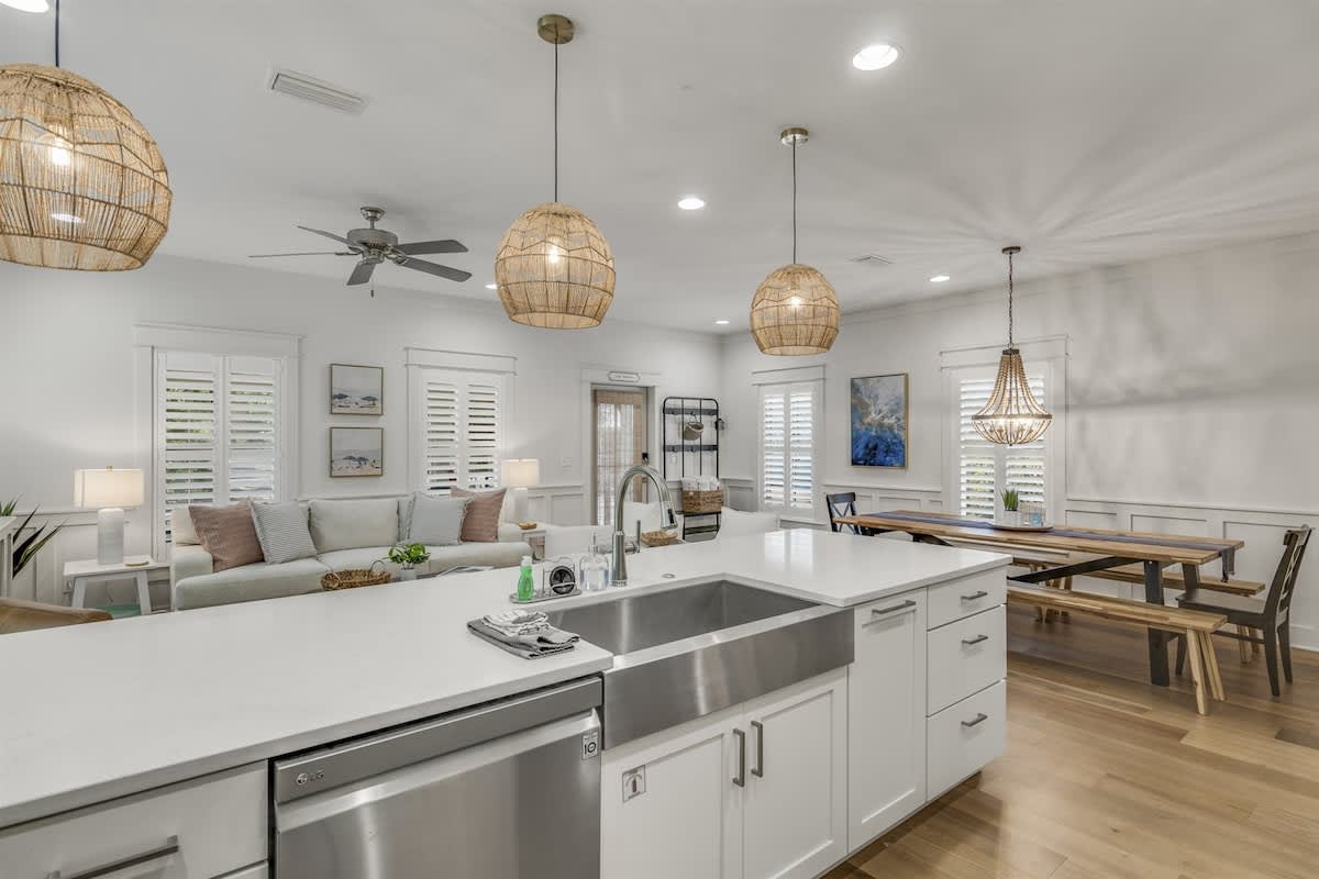 Southern Tides 4BR/4.5BA | Sleeps 14 | Golf Cart
