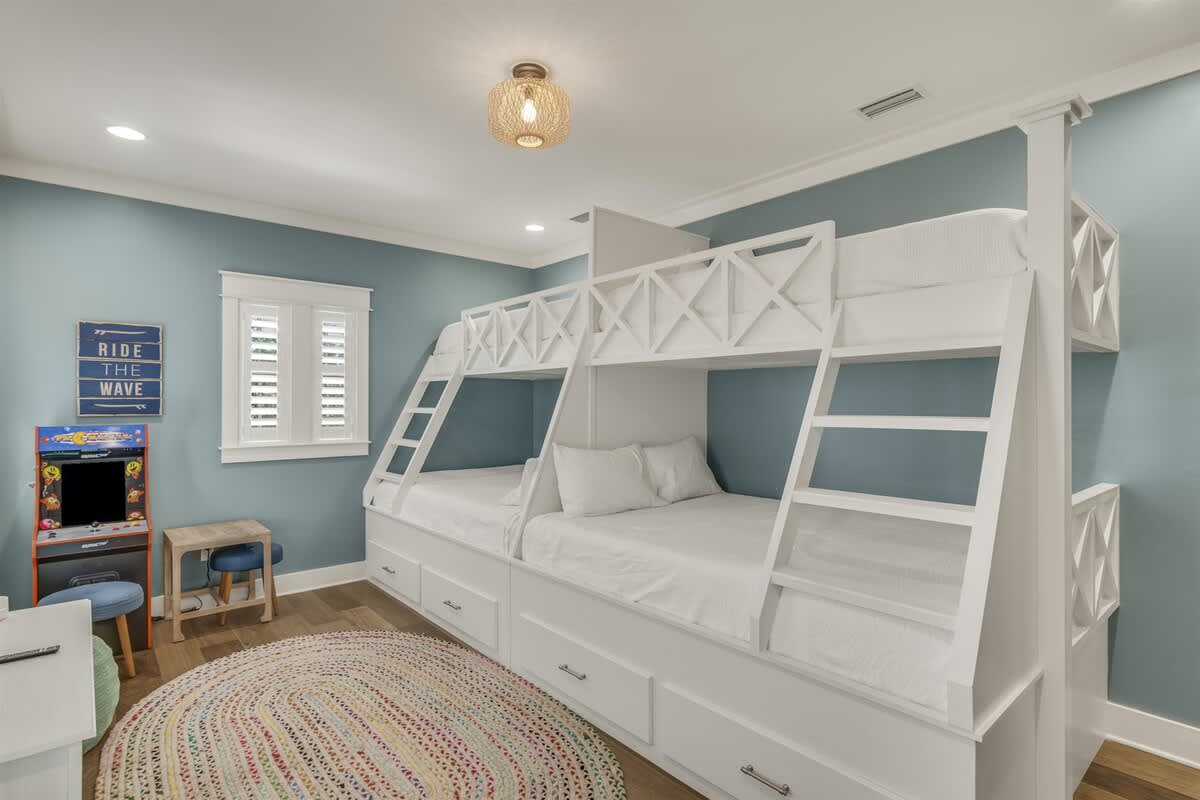 Southern Tides 4BR/4.5BA | Sleeps 14 | Golf Cart