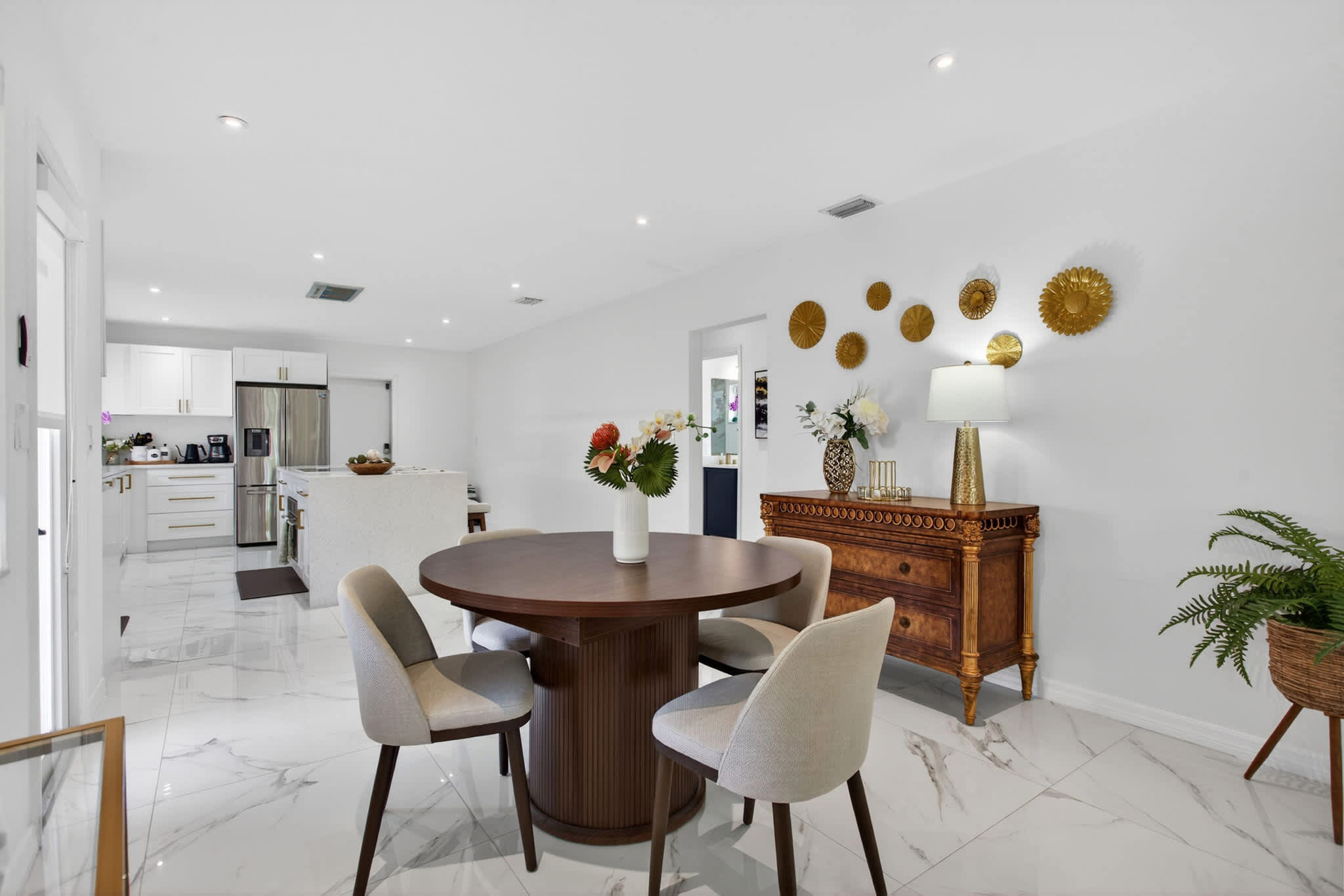 Make mealtime memories together in the sophisticated dining area​