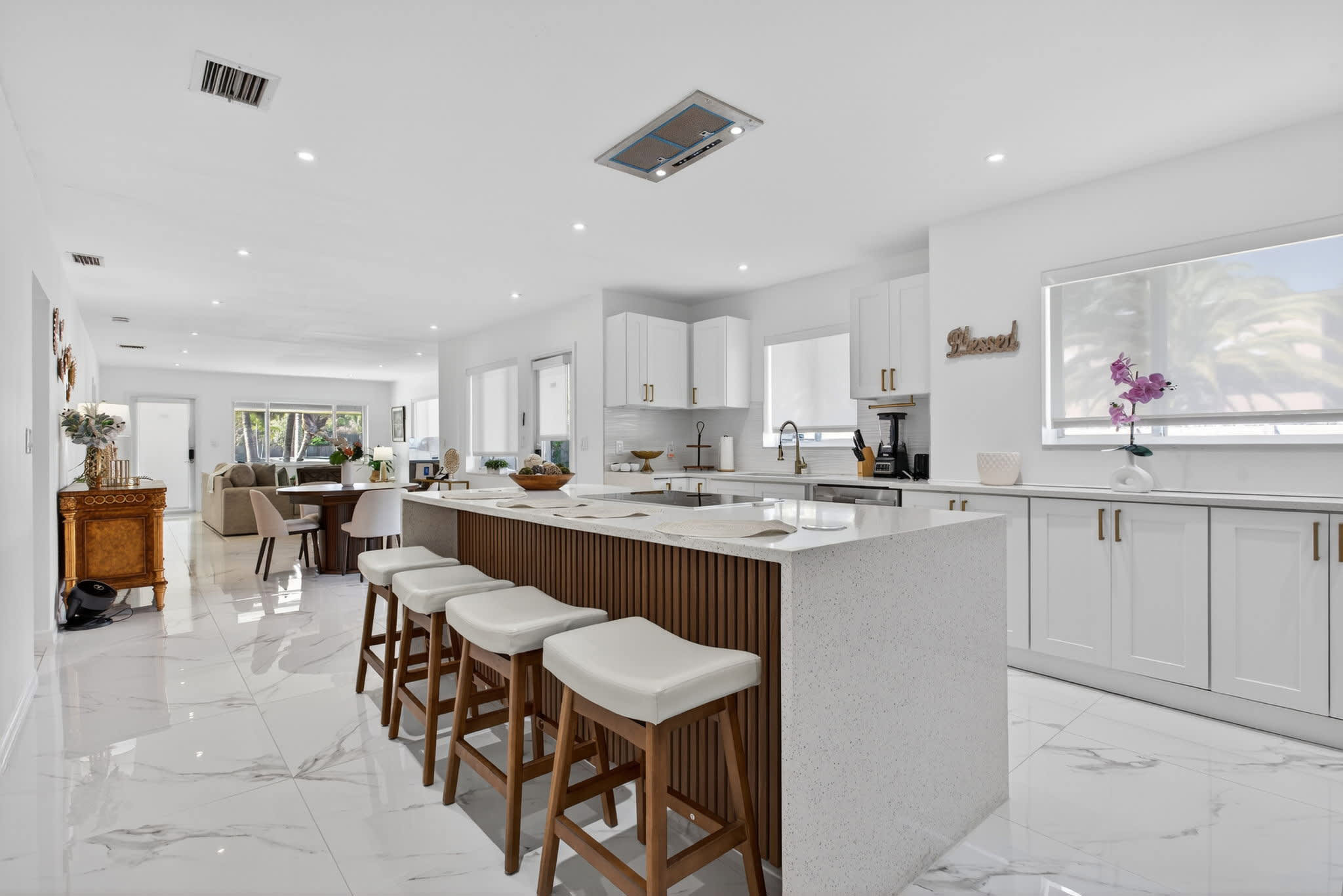 The open kitchen is well equipped for an unforgettable getaway​