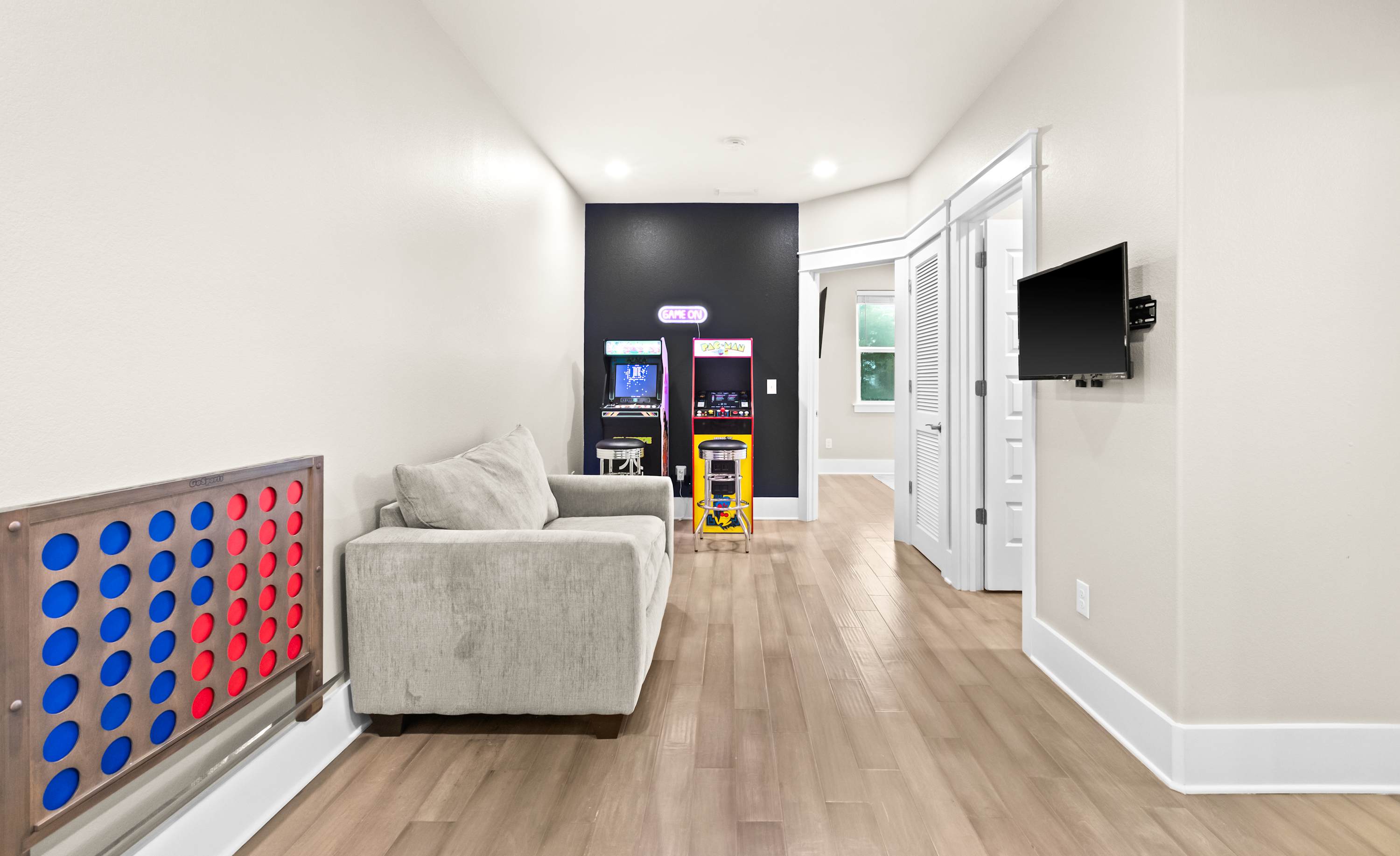 Sleeps 15 | Game Room | Walk To Beach