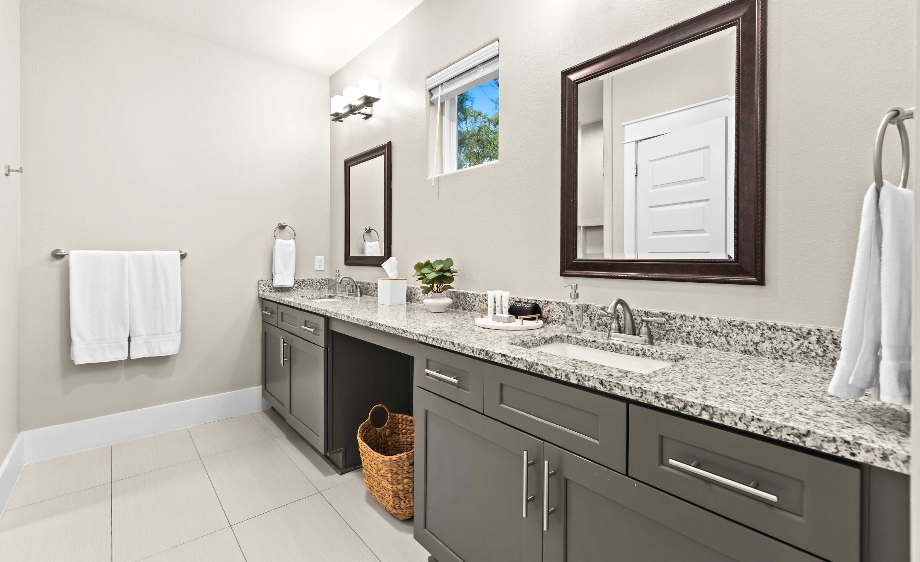 Sleeps 15 | Game Room | Walk To Beach