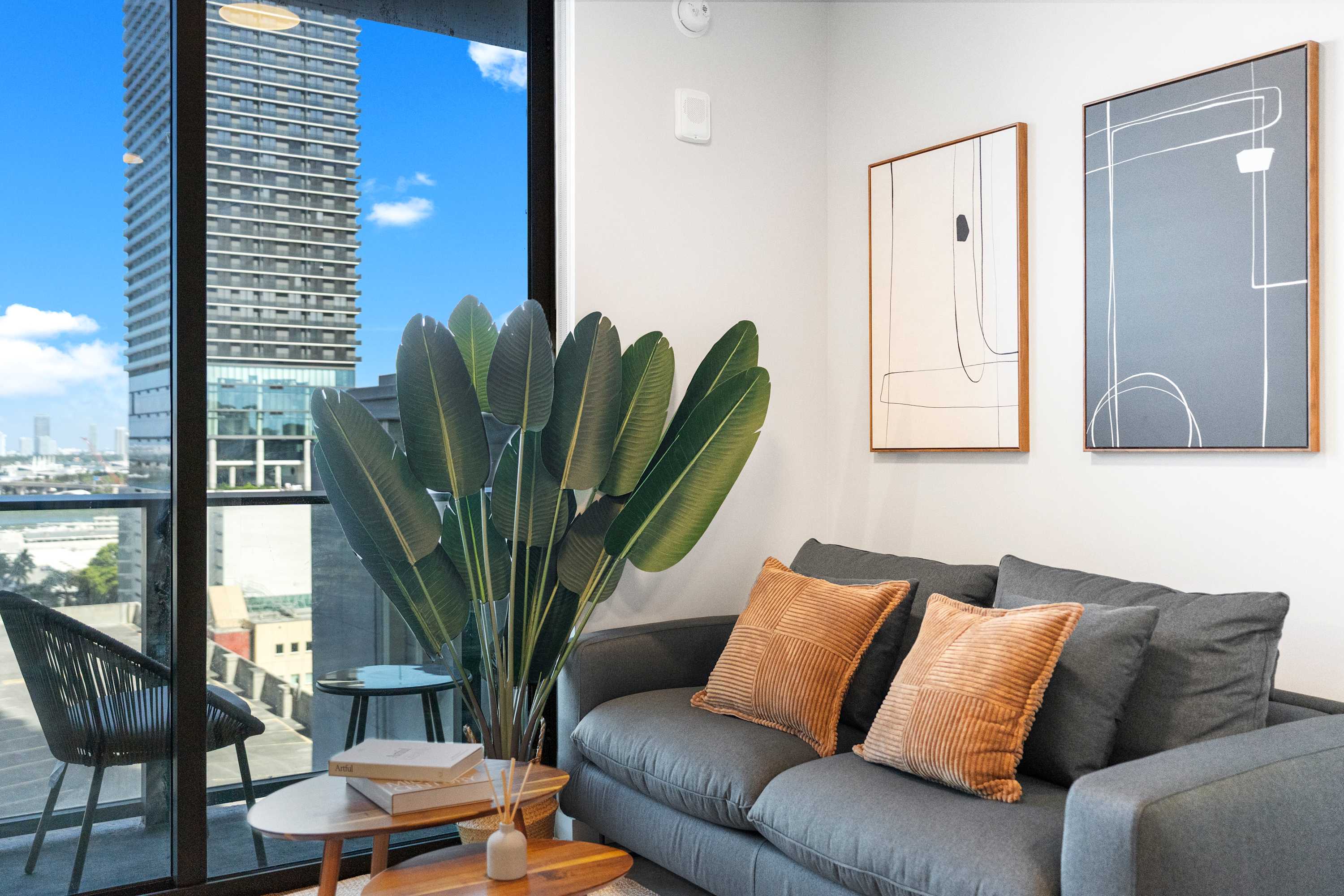 Modern 1BR | Gym / Pool | 10 Min to FIFA Fan Fest