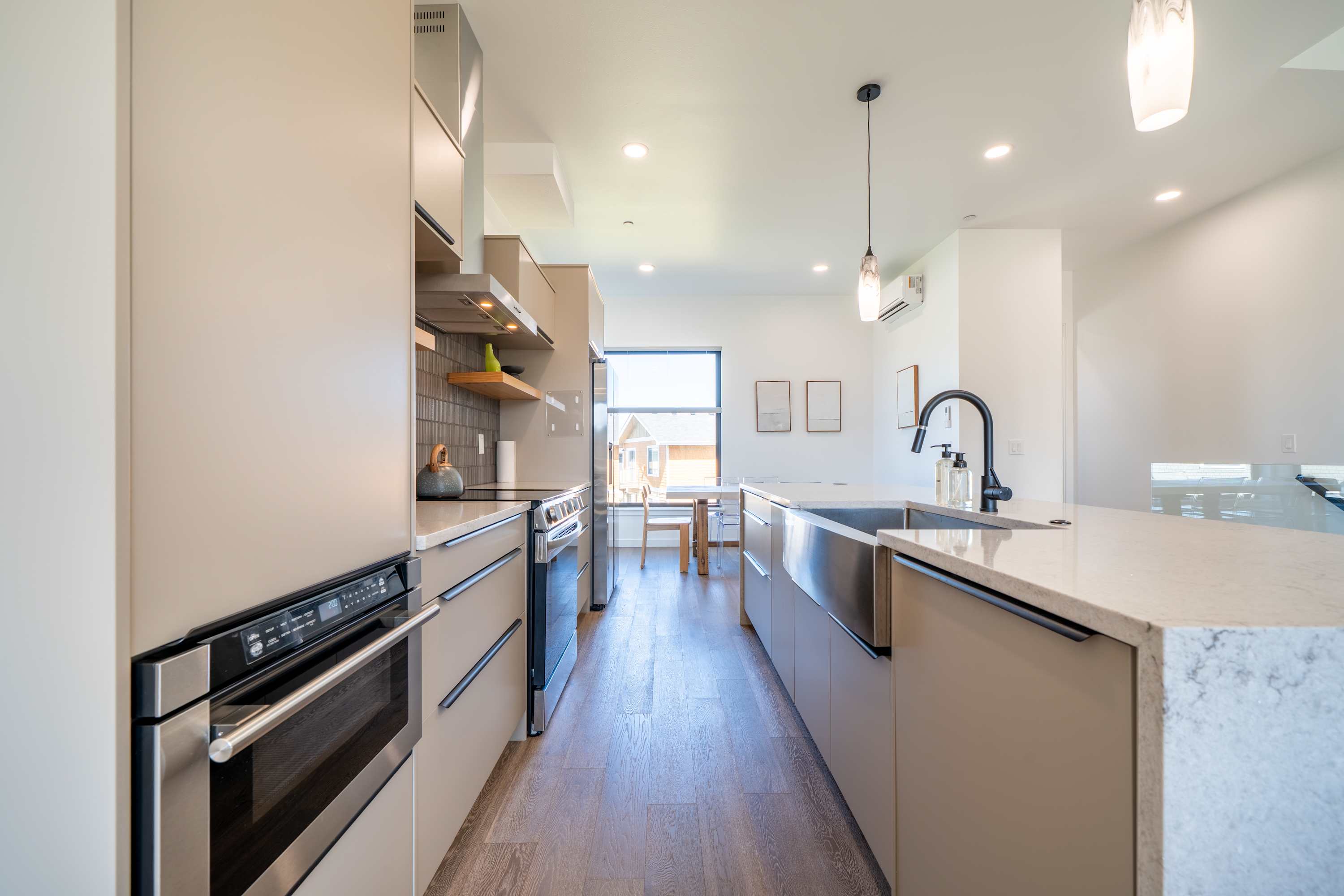 Alsea Bay View Townhome, Walk to Town + Hot Tub