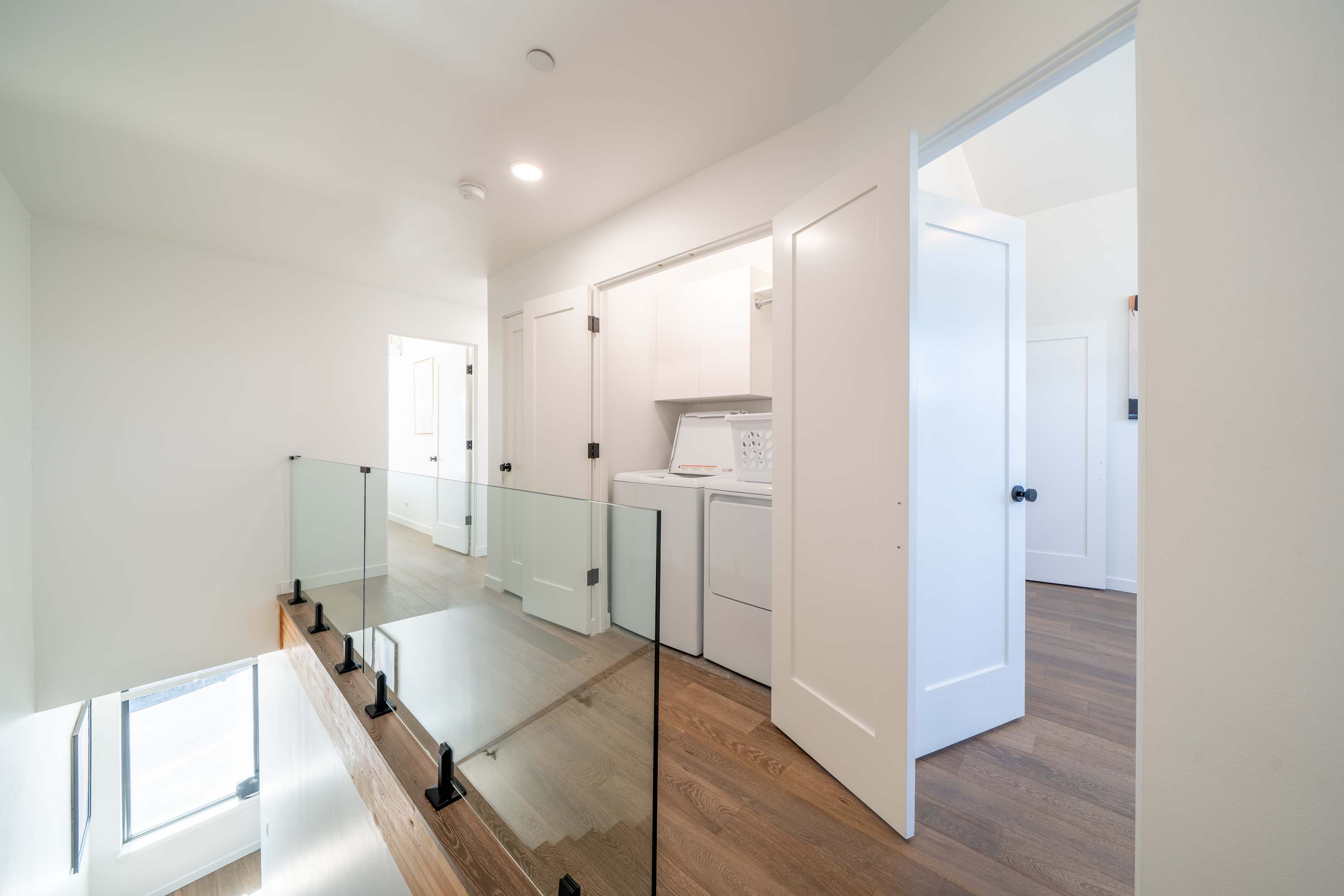 Alsea Bay View Townhome, Walk to Town + Hot Tub