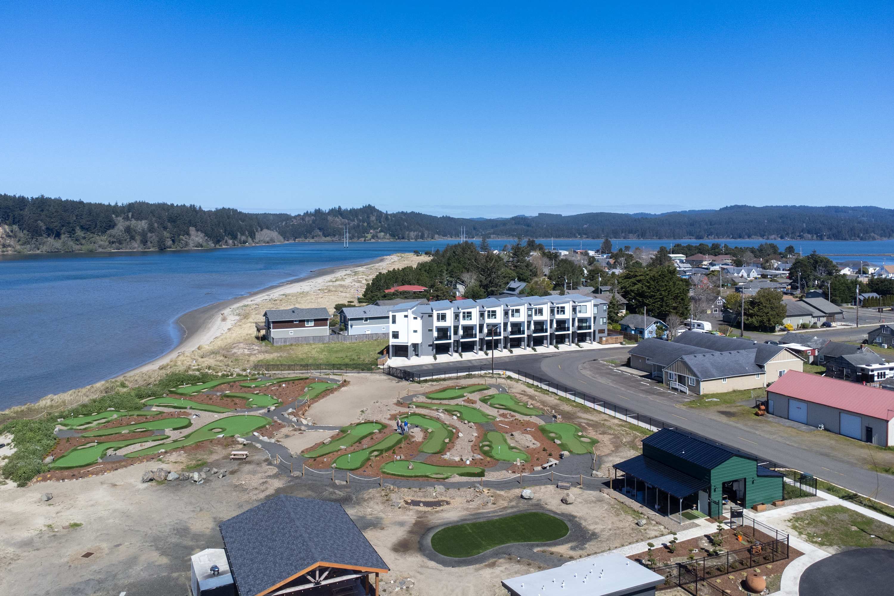 Alsea Bay View Townhome, Walk to Town + Hot Tub