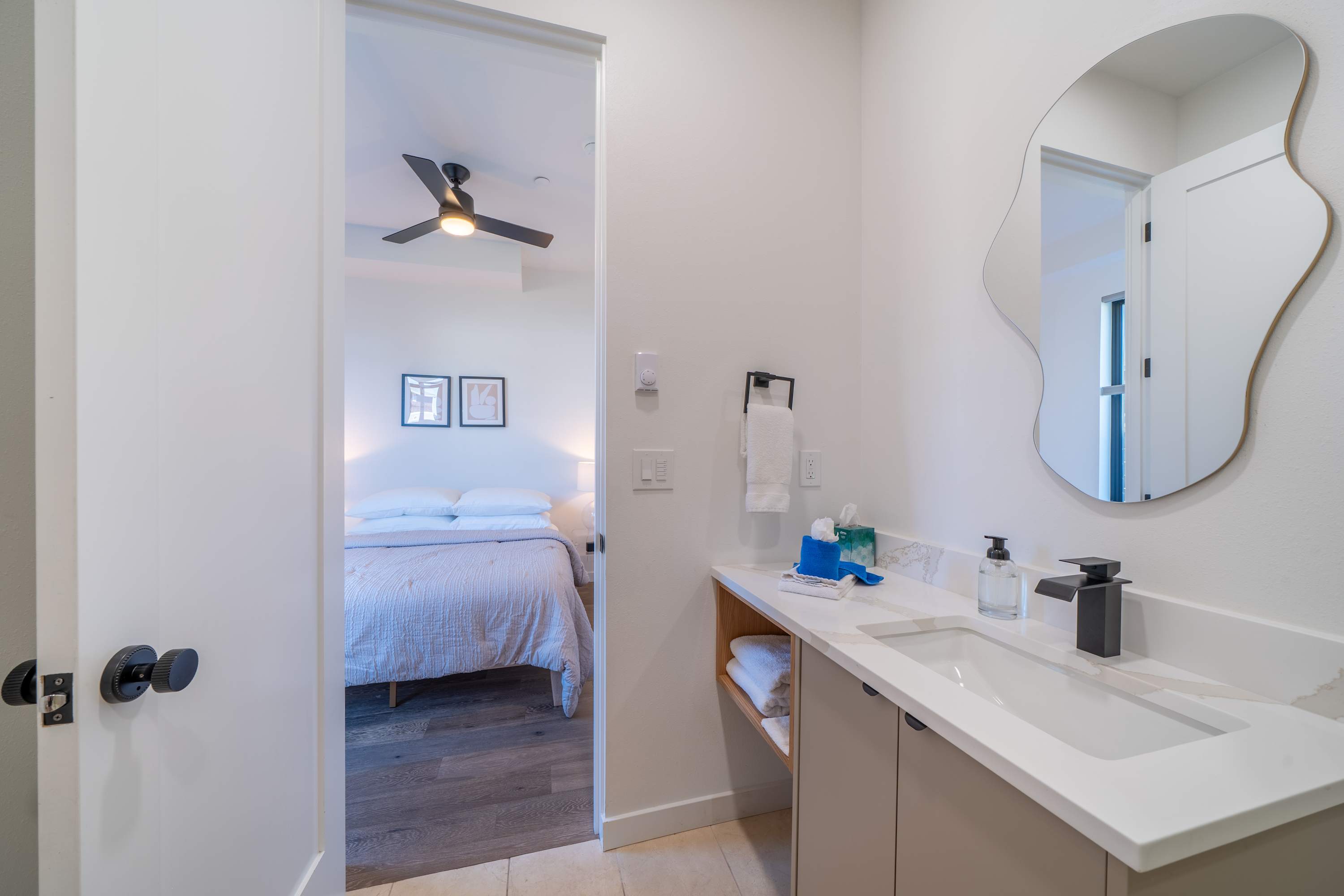 Alsea Bay View Townhome, Walk to Town + Hot Tub