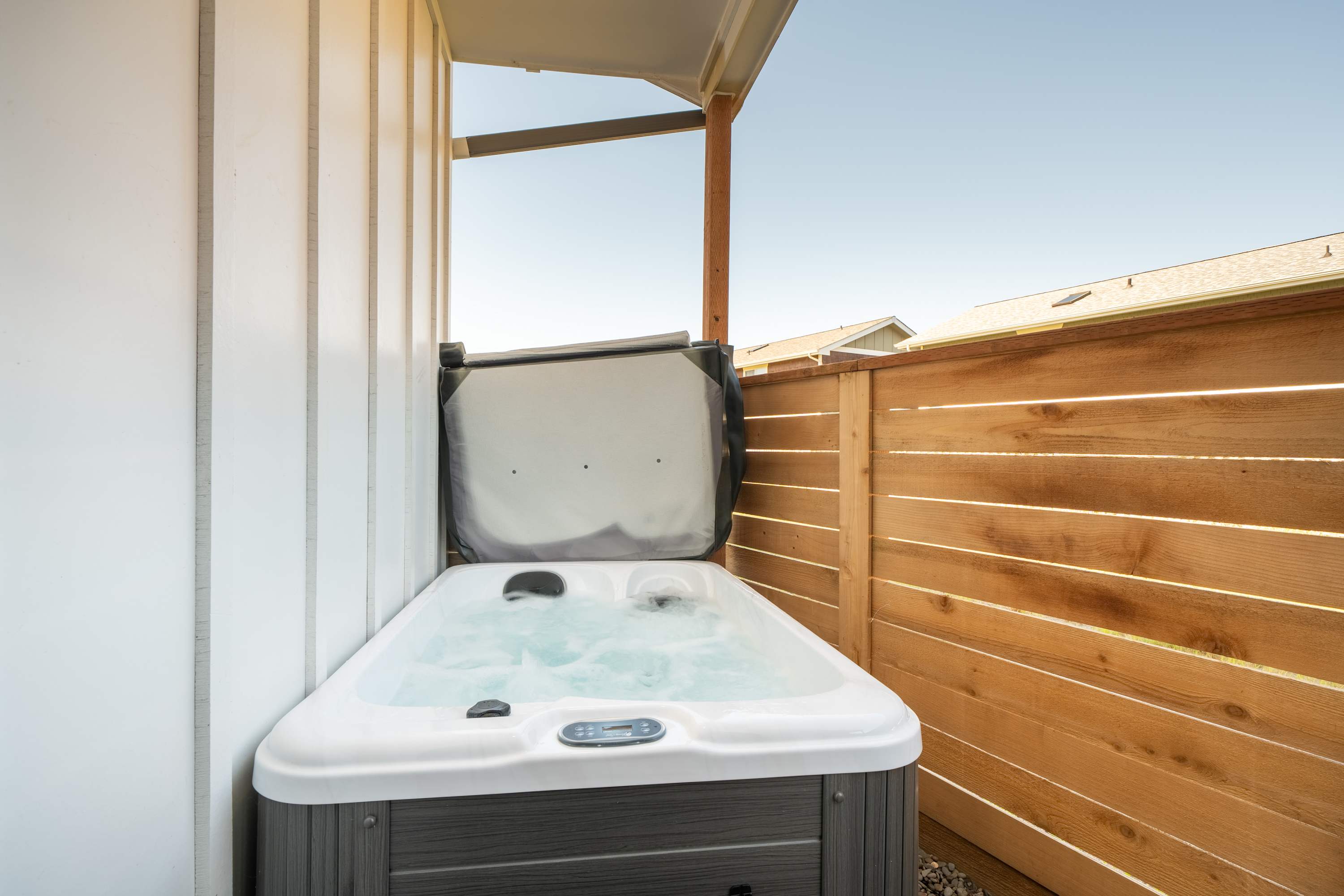 Alsea Bay View Townhome, Walk to Town + Hot Tub