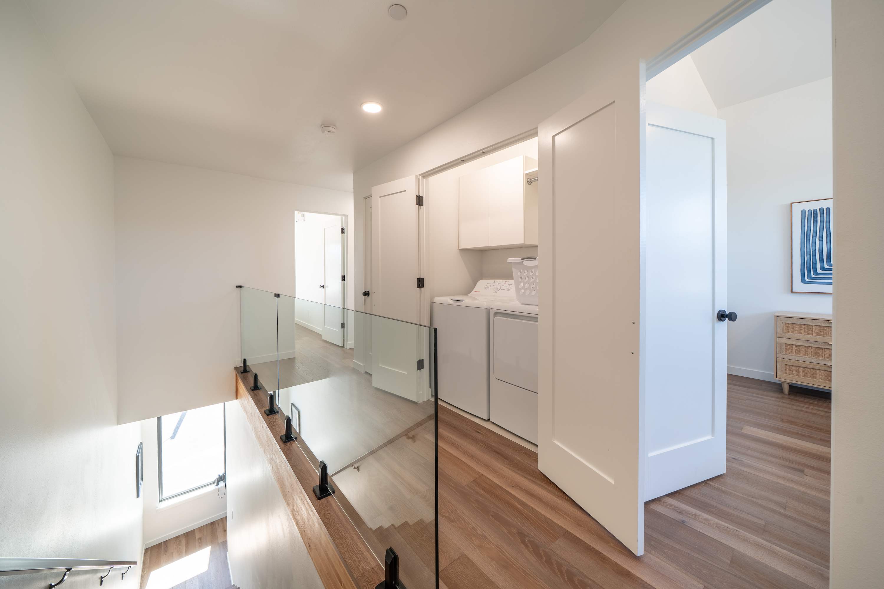 Bay Bridge Views, Hot Tub, Walk to Town + BBQ