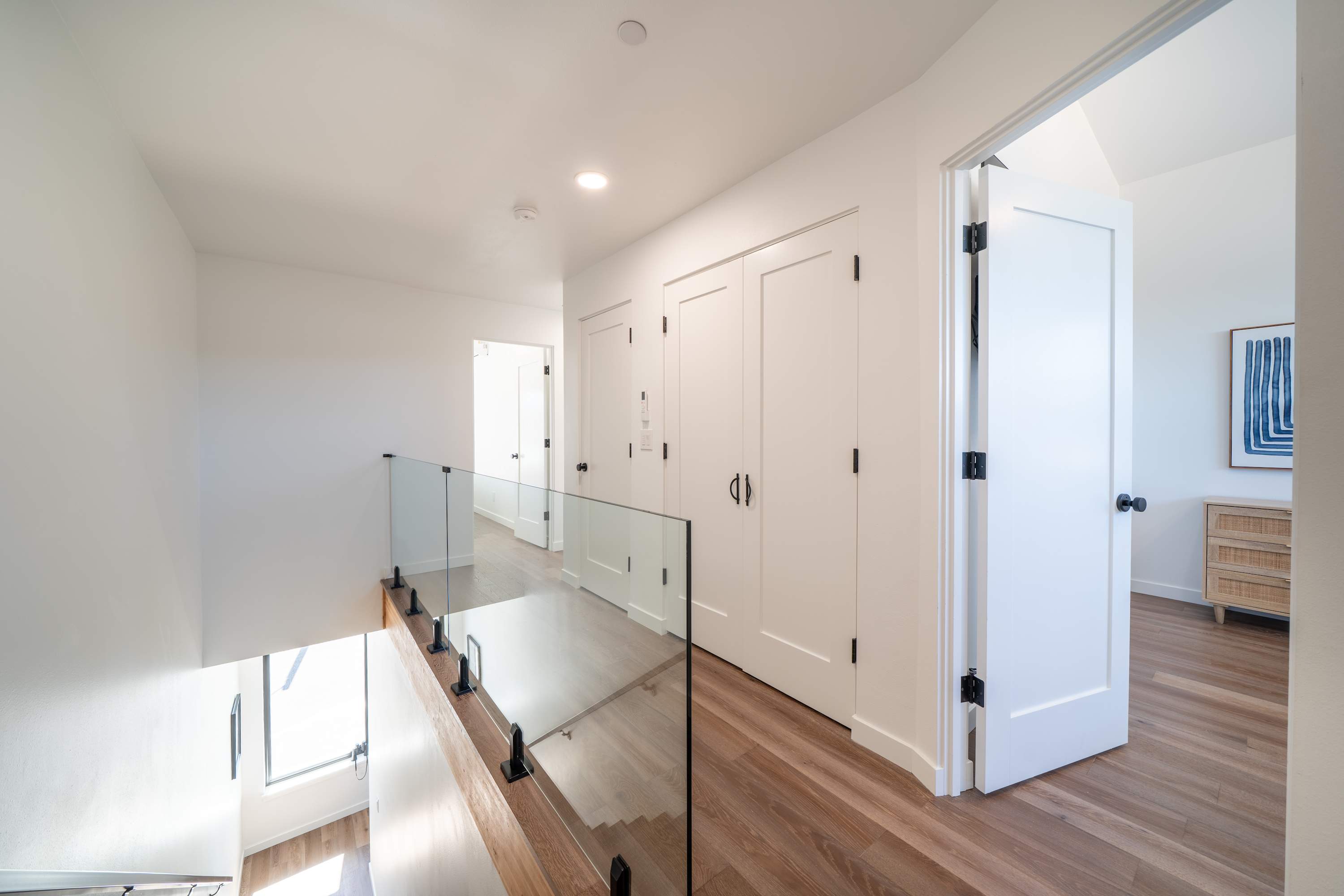 Bay Bridge Views, Hot Tub, Walk to Town + BBQ