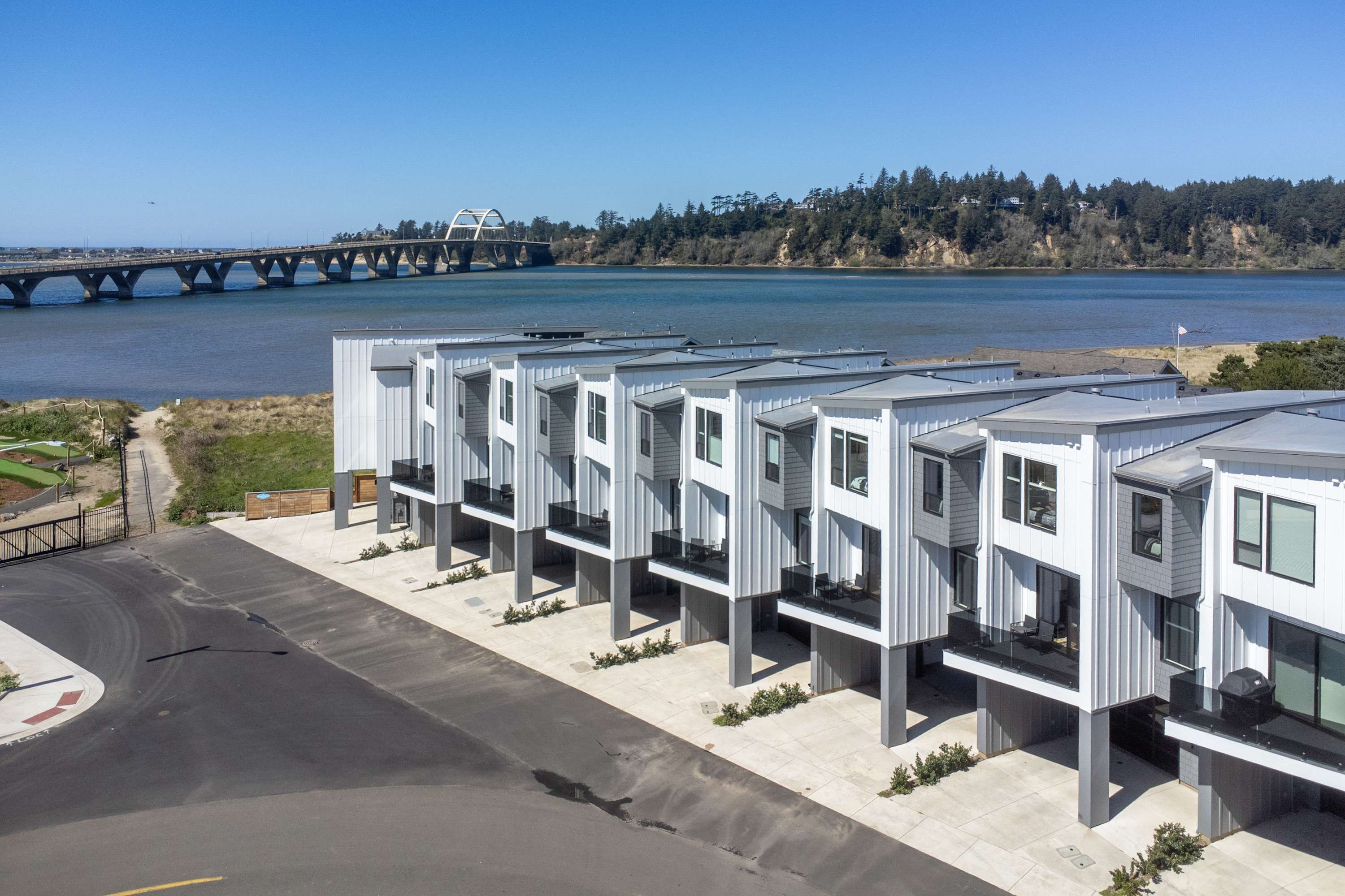 Alsea Bay View Stay + Hot Tub + Easy Walk to Town