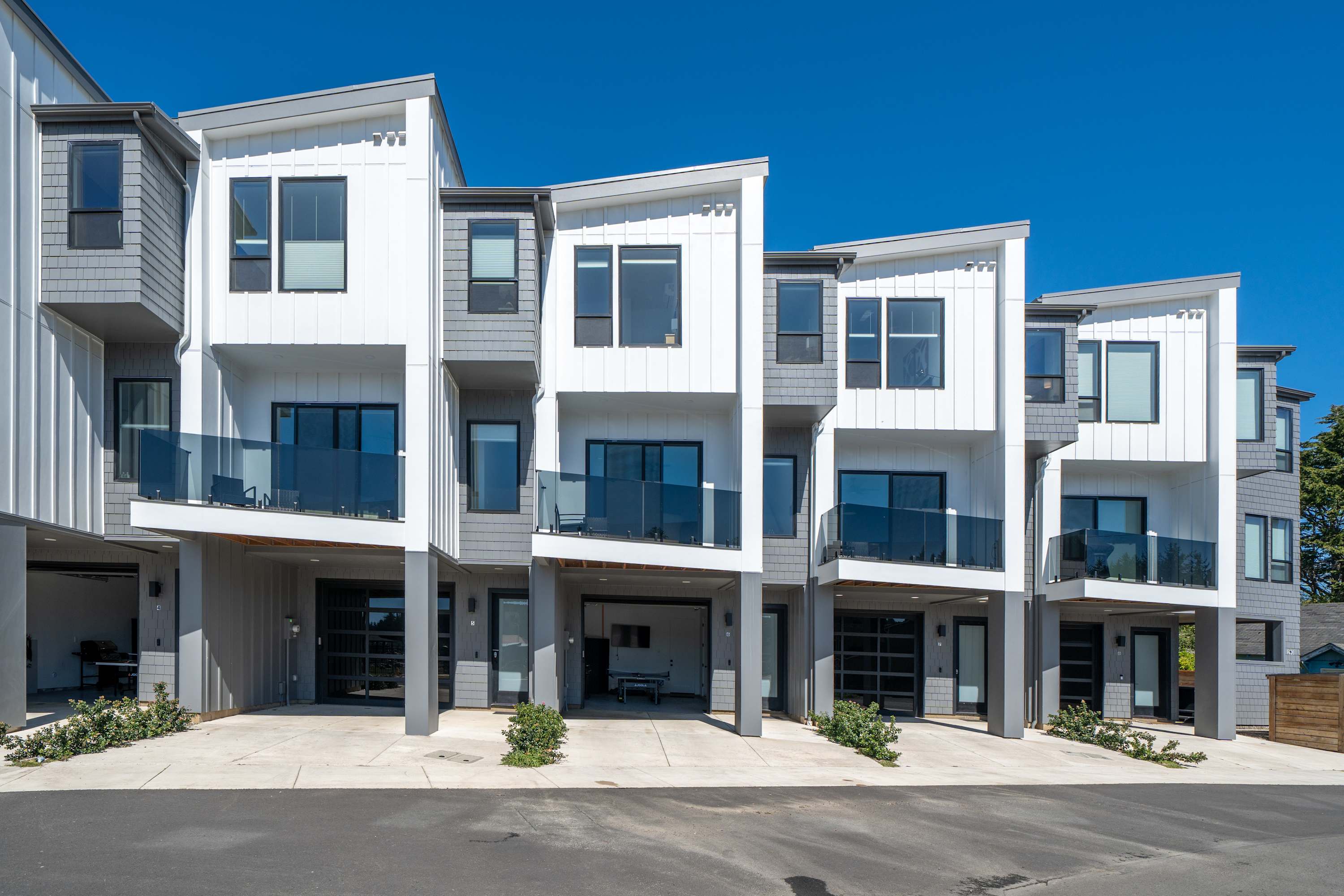 Alsea Bay View Stay + Hot Tub + Easy Walk to Town