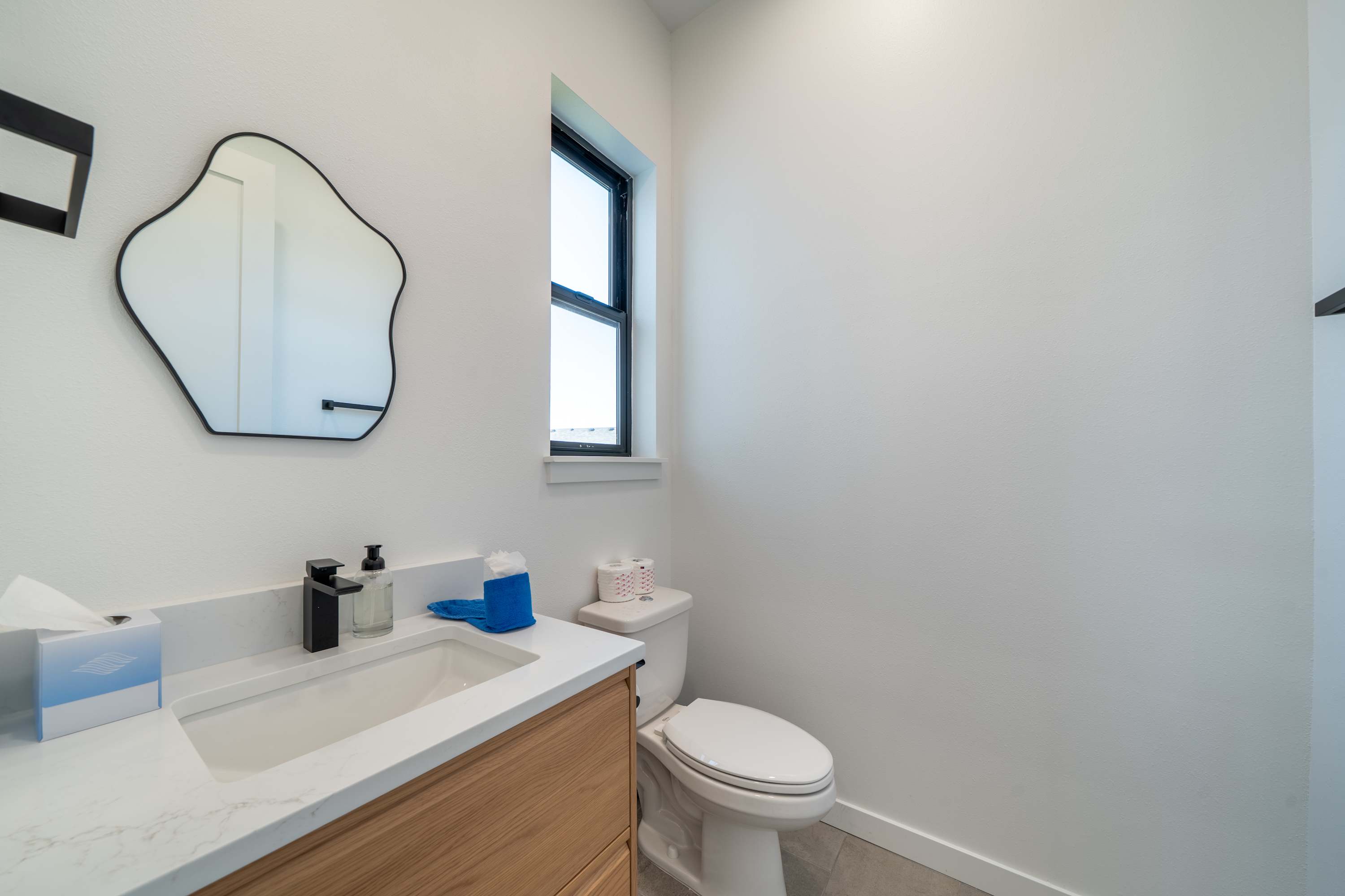 Alsea Bay View Stay + Hot Tub + Easy Walk to Town