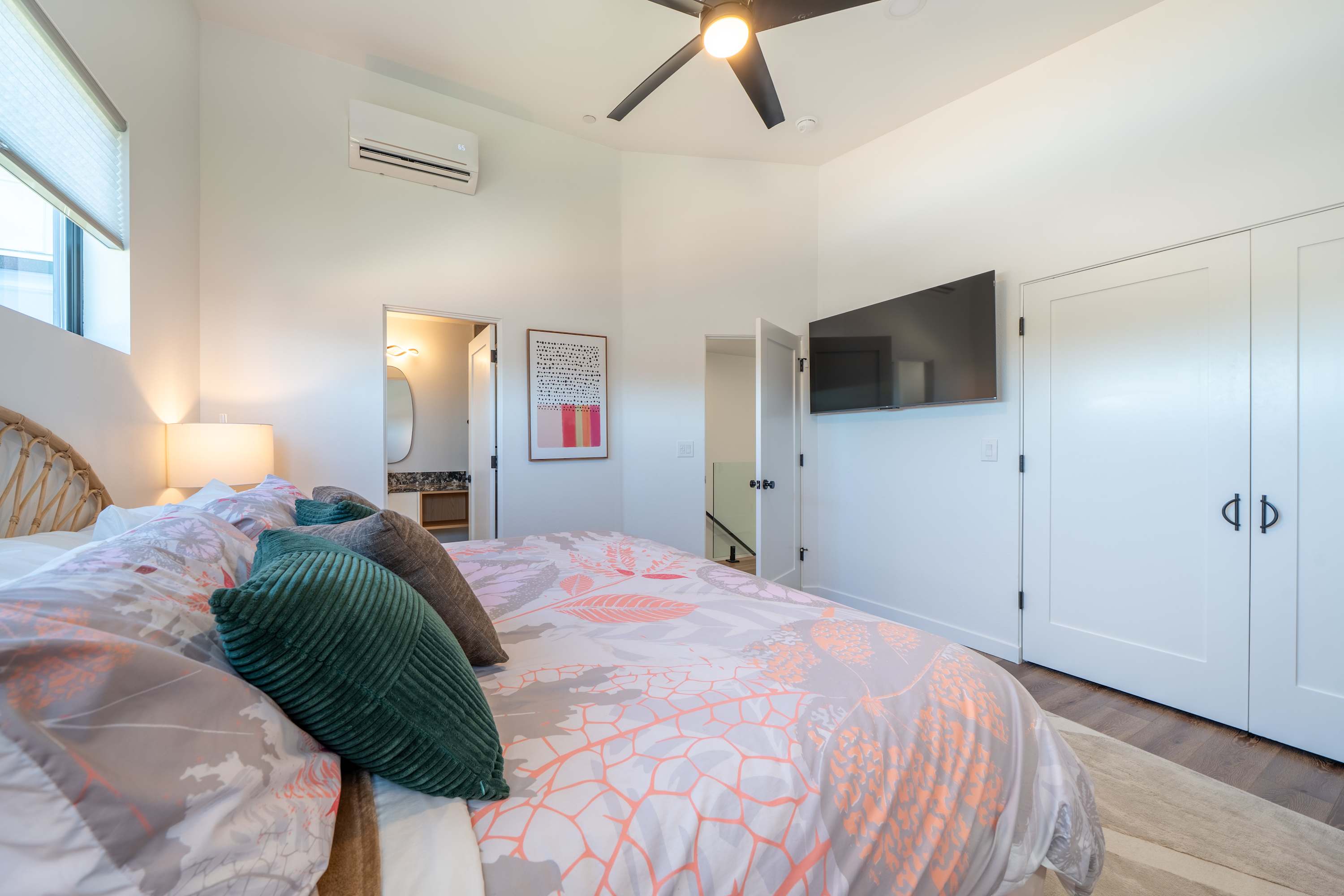 Alsea Bay View Stay + Hot Tub + Easy Walk to Town