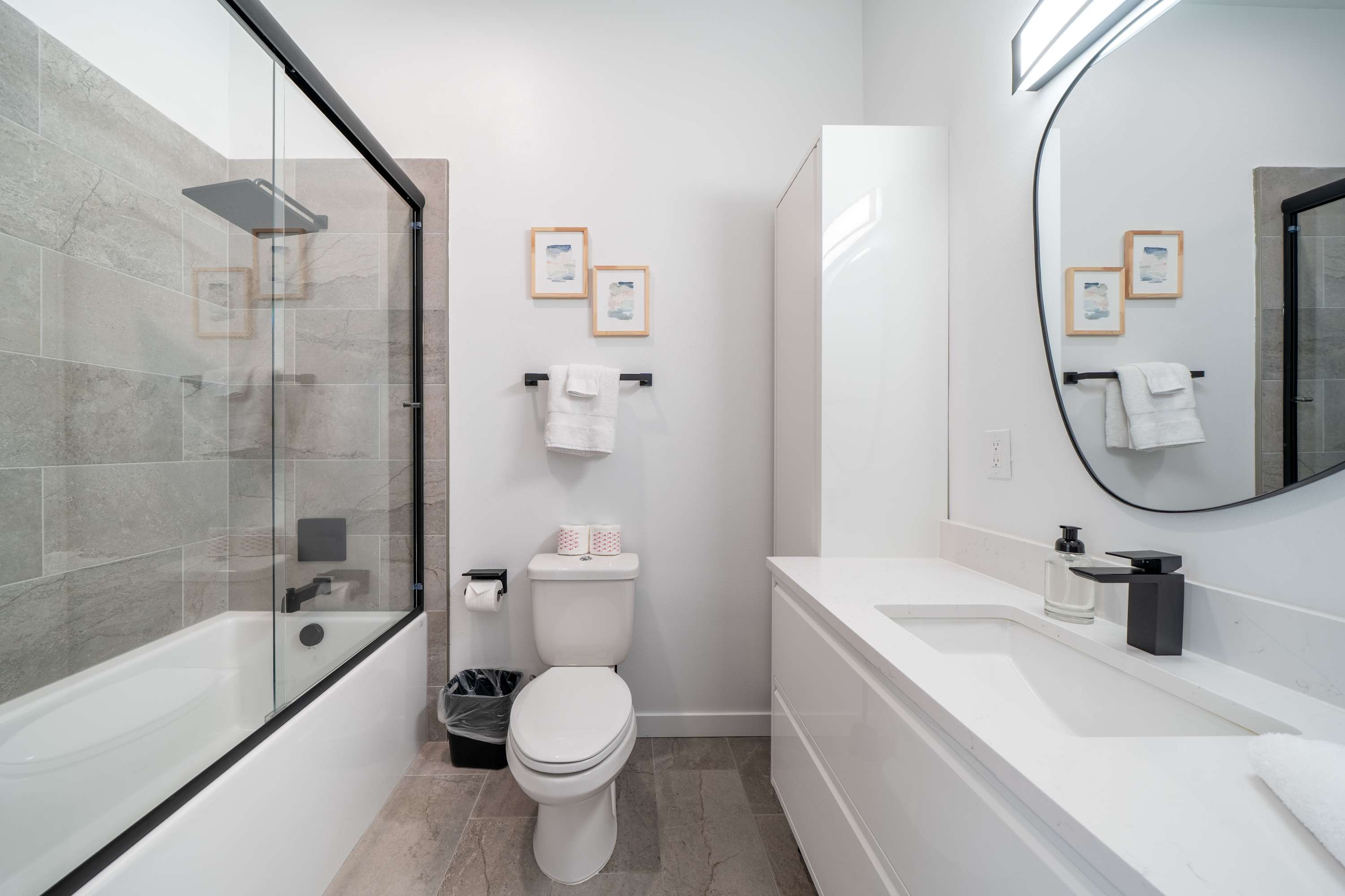 Alsea Bay View Stay + Hot Tub + Easy Walk to Town