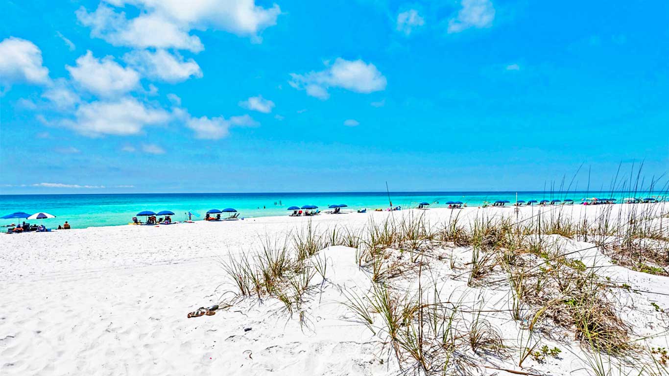 Sleeps 15 Walk to Beach  6-Seat Golf Cart