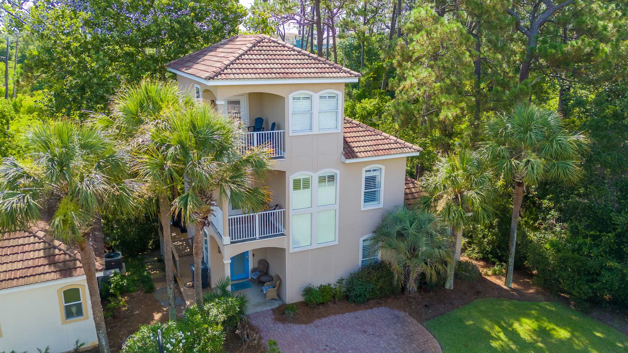 30A Gem | Fire Pit + Modern Decor