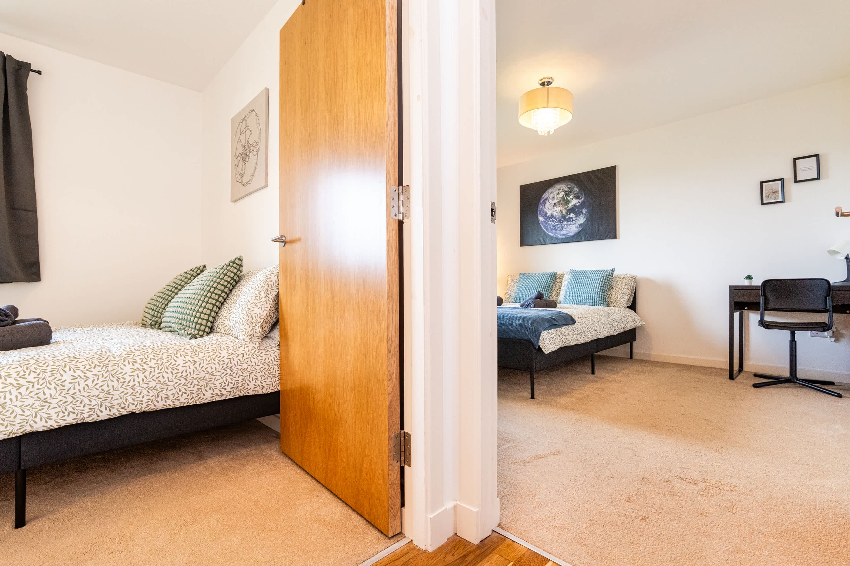 Spacious 2BR Ground Floor Sleeps 5 Near Peterhead Harbour FREE Parking Fast WiFi in Station Avenue AB42 3PW - Property image 16 - VivreStays