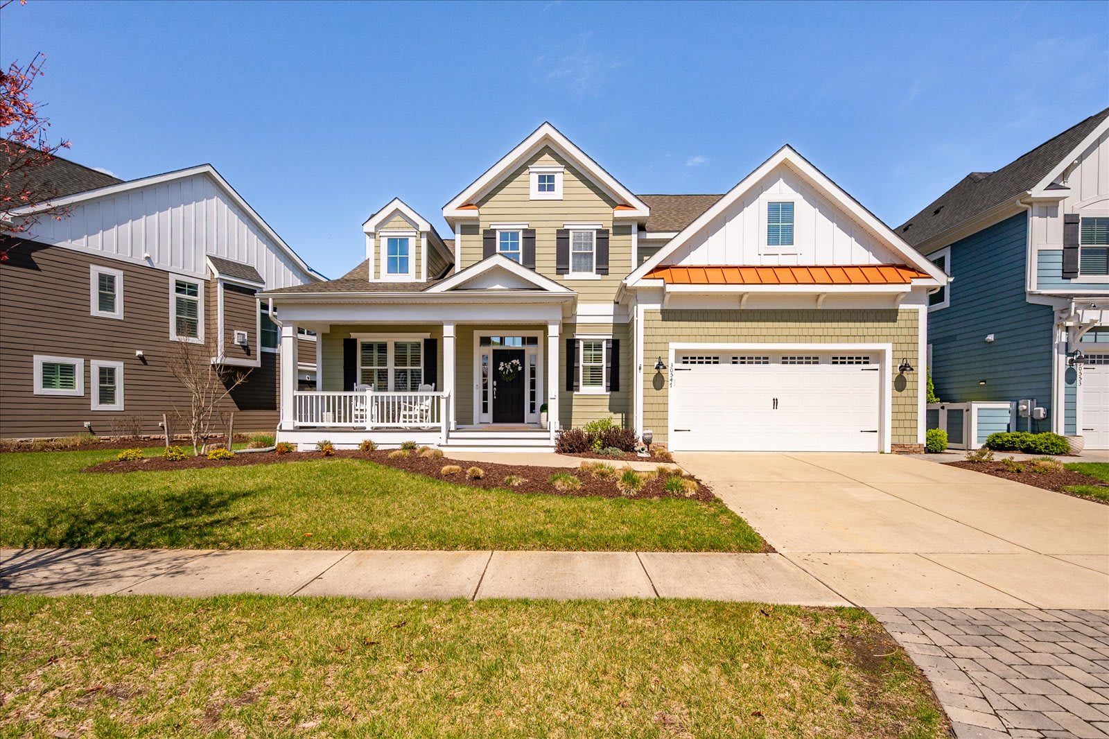 Bayside New Listing Located on 14th Fairway | Photo 3