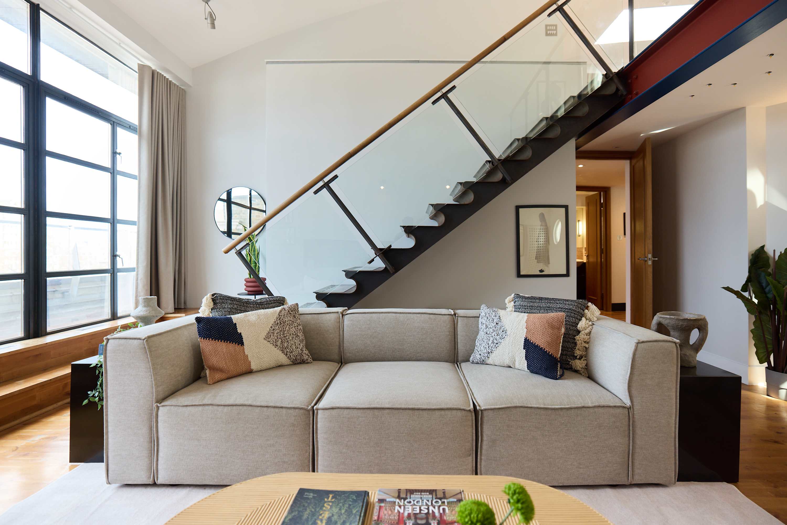 The Union Gallery Loft in Kingsland Road 78 E2 8DP - Property image 10 - VivreStays