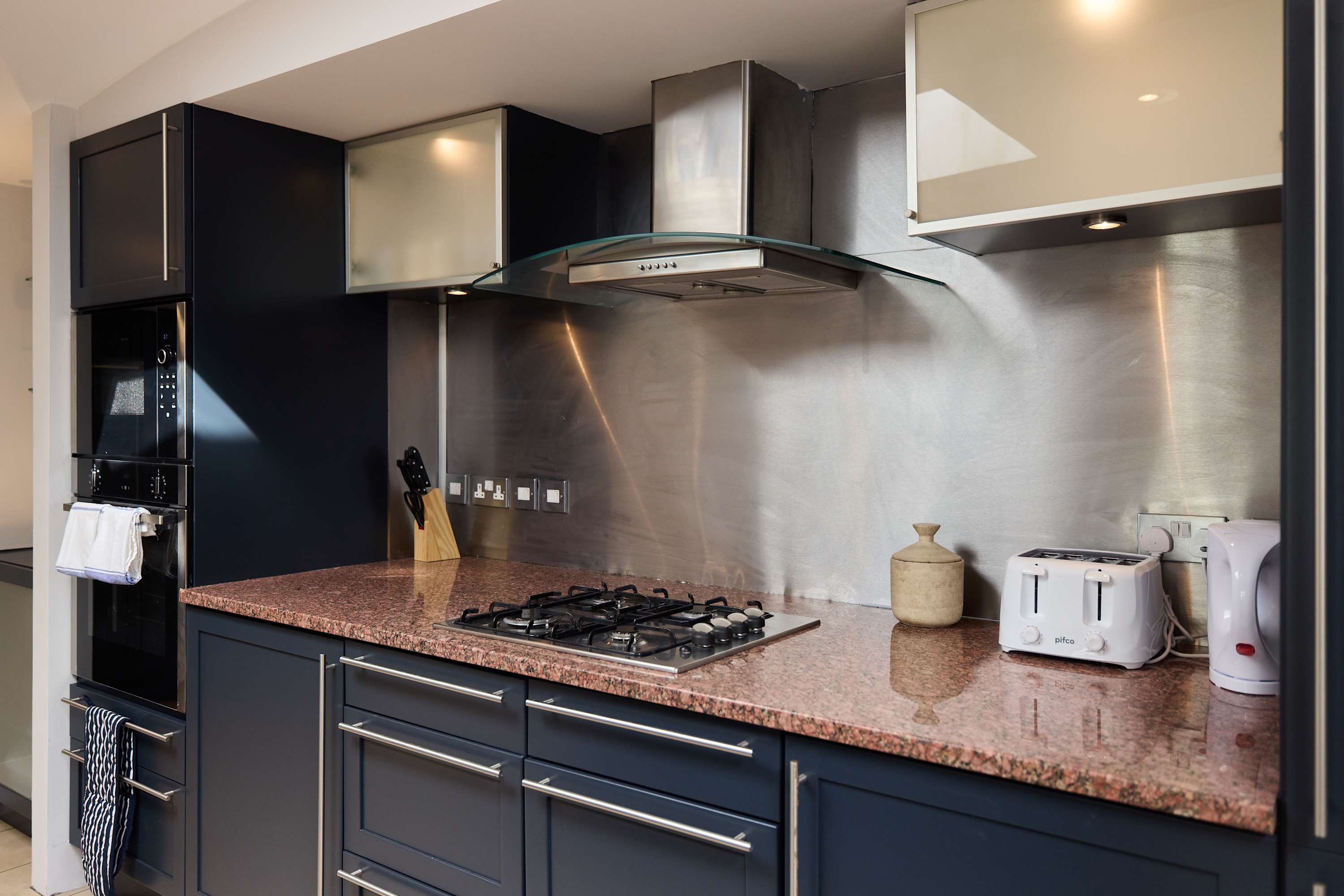 The Union Gallery Loft in Kingsland Road 78 E2 8DP - Property image 13 - VivreStays