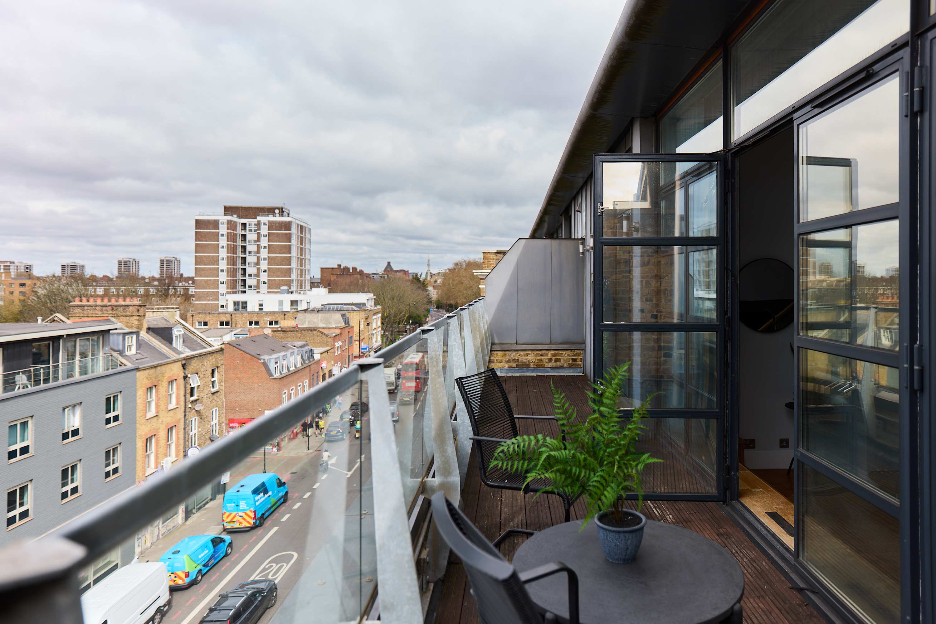 The Union Gallery Loft in Kingsland Road 78 E2 8DP - Property image 25 - VivreStays