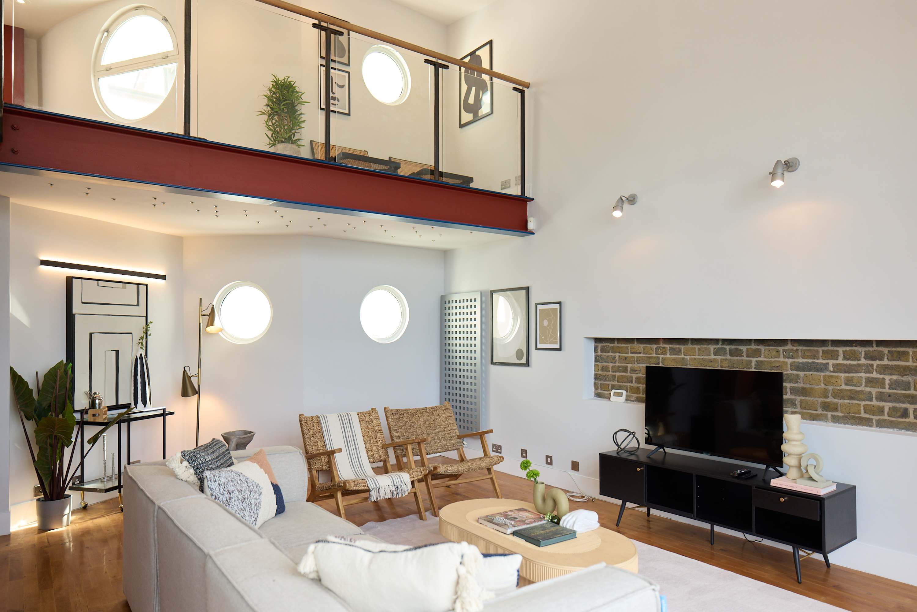 The Union Gallery Loft in Kingsland Road 78 E2 8DP - Property image 9 - VivreStays