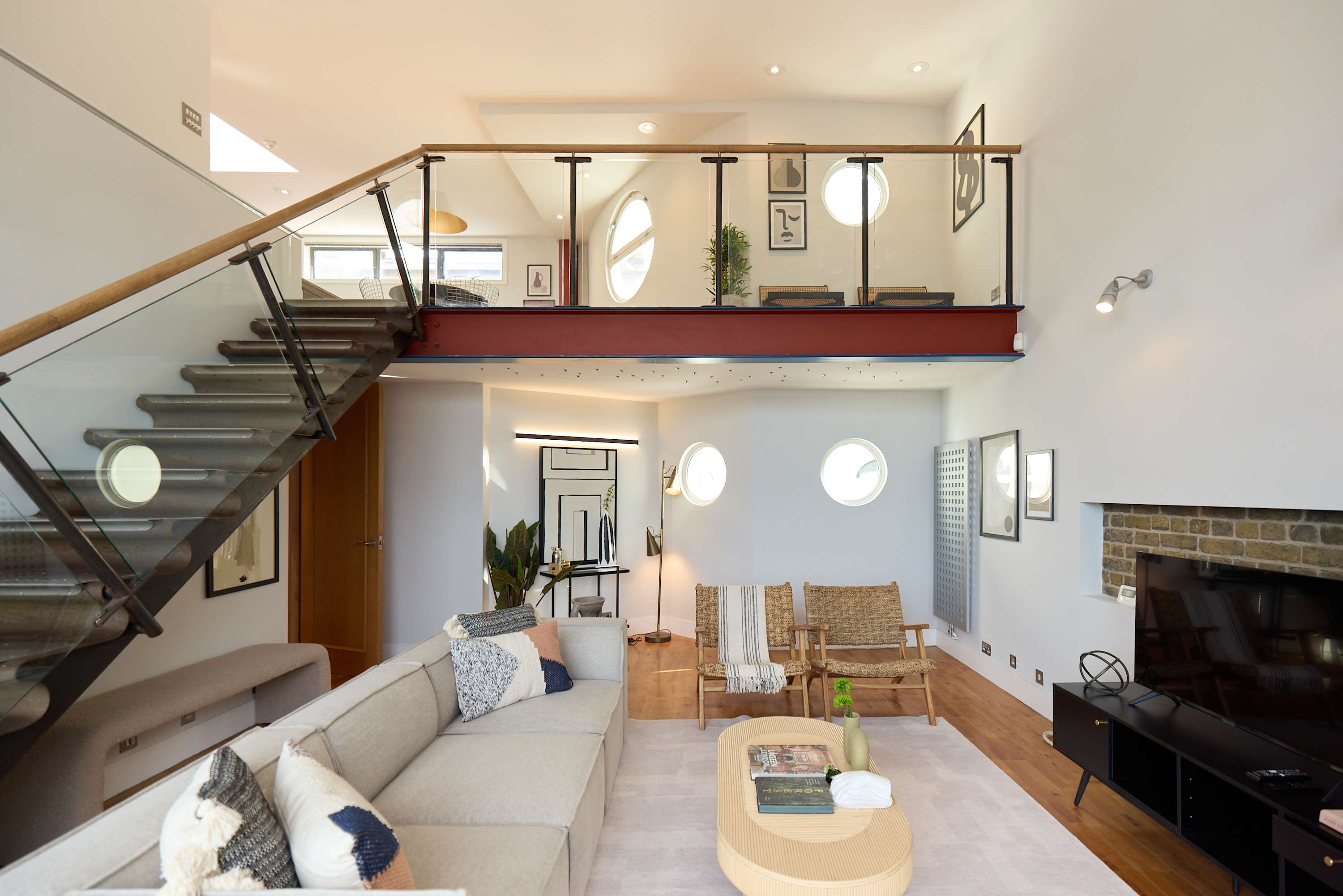 The Union Gallery Loft in Kingsland Road 78 E2 8DP - Property image 8 - VivreStays