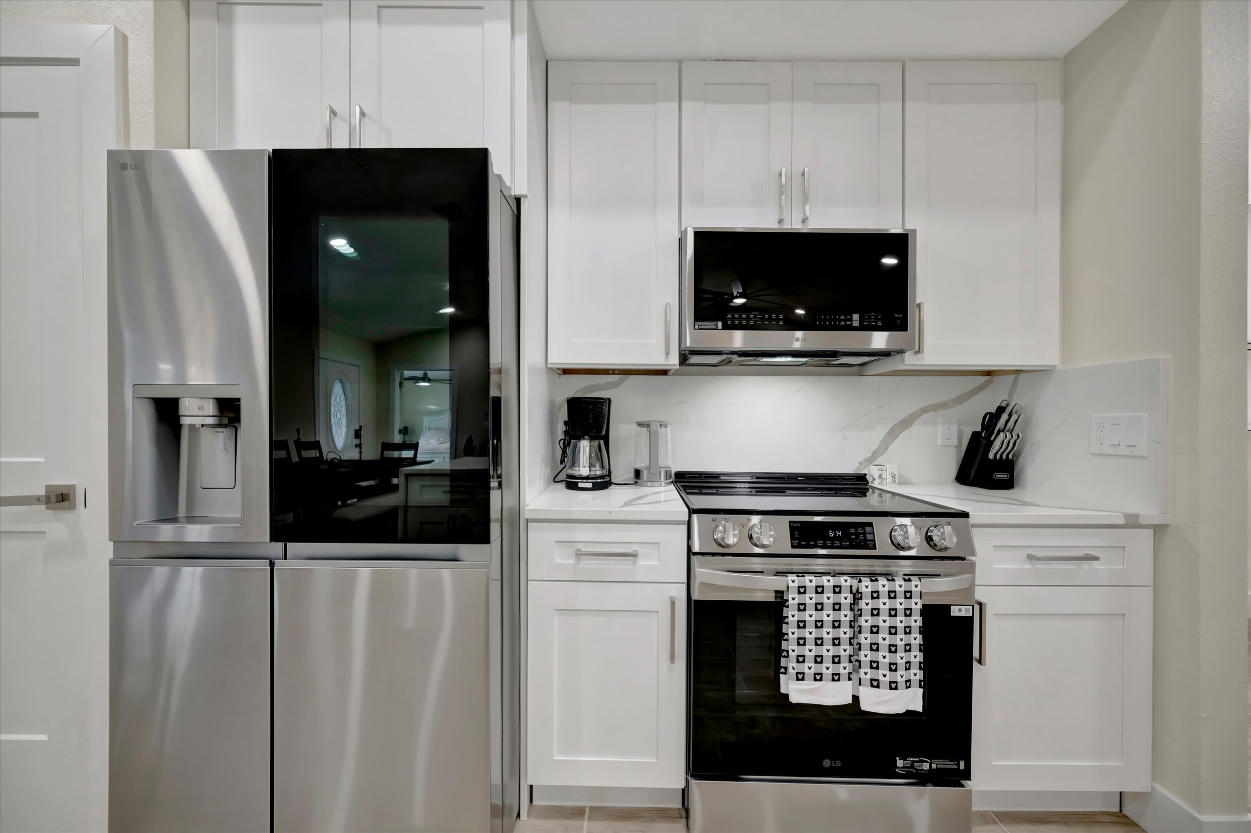 Private Arcade w/ Pool, Hot Tub, & Grill Sleeps 10