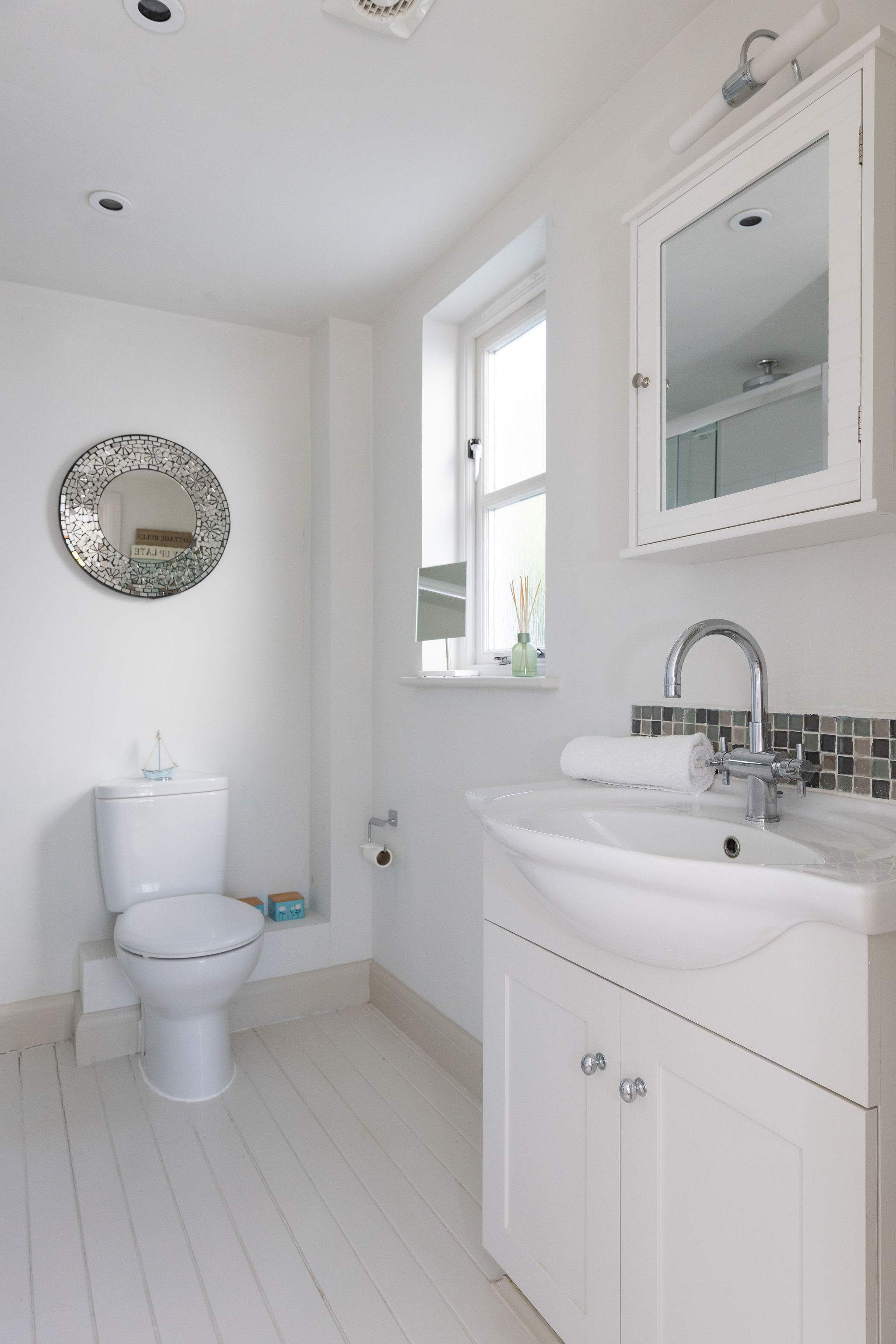 Fresh, clean bathroom with modern fittings