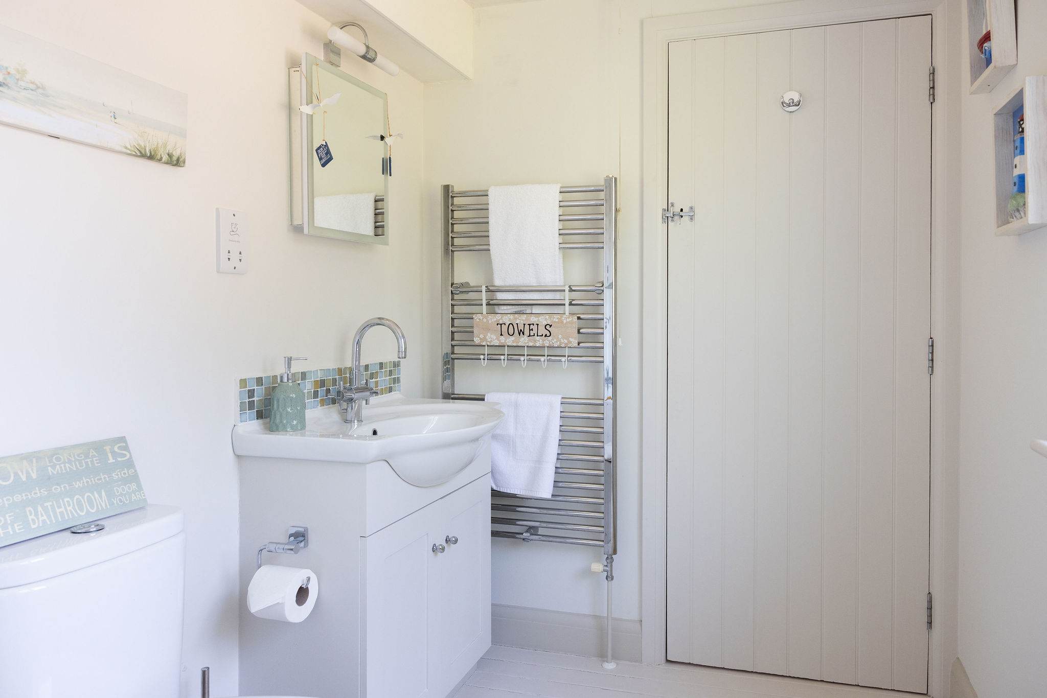 Bright, fresh bathroom with modern fittings