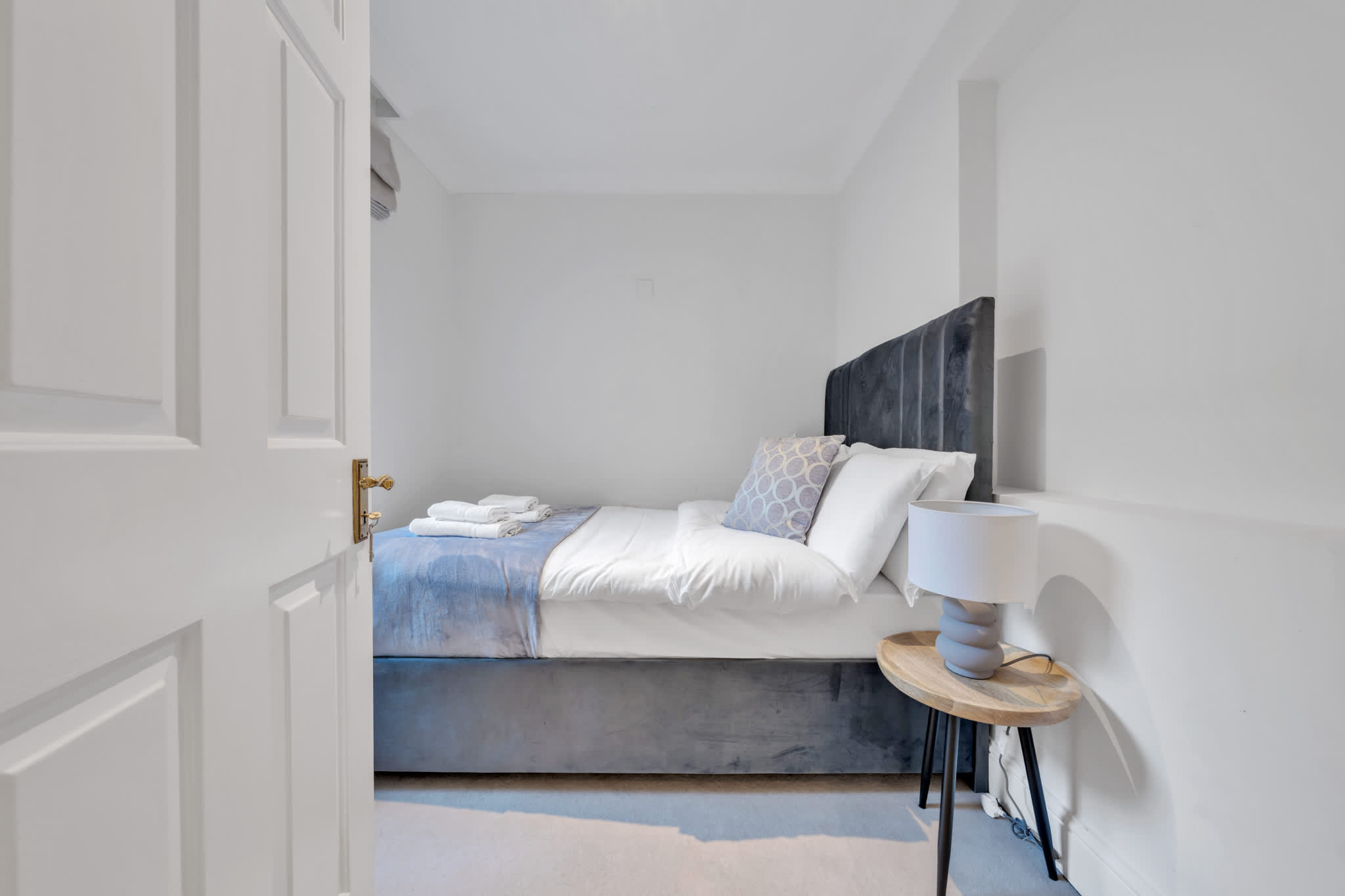 Modern Split-Level Apartment in Knightsbridge in Beaufort Gardens SW3 - Property image 15 - VivreStays