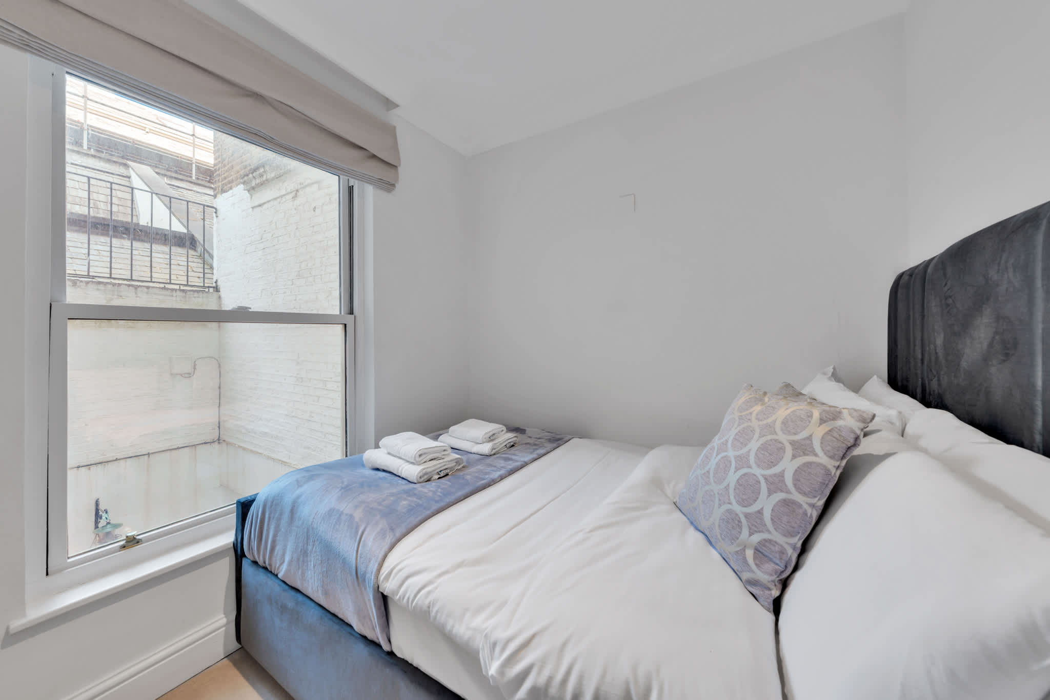 Modern Split-Level Apartment in Knightsbridge in Beaufort Gardens SW3 - Property image 16 - VivreStays