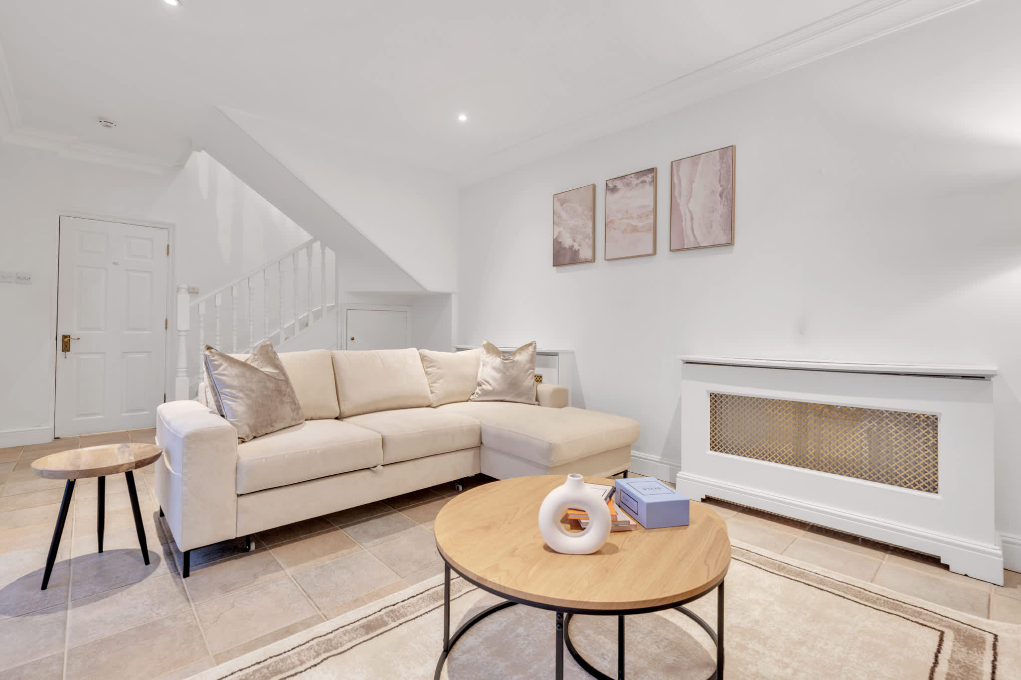 Modern Split-Level Apartment in Knightsbridge in Beaufort Gardens SW3 - Property image 2 - VivreStays
