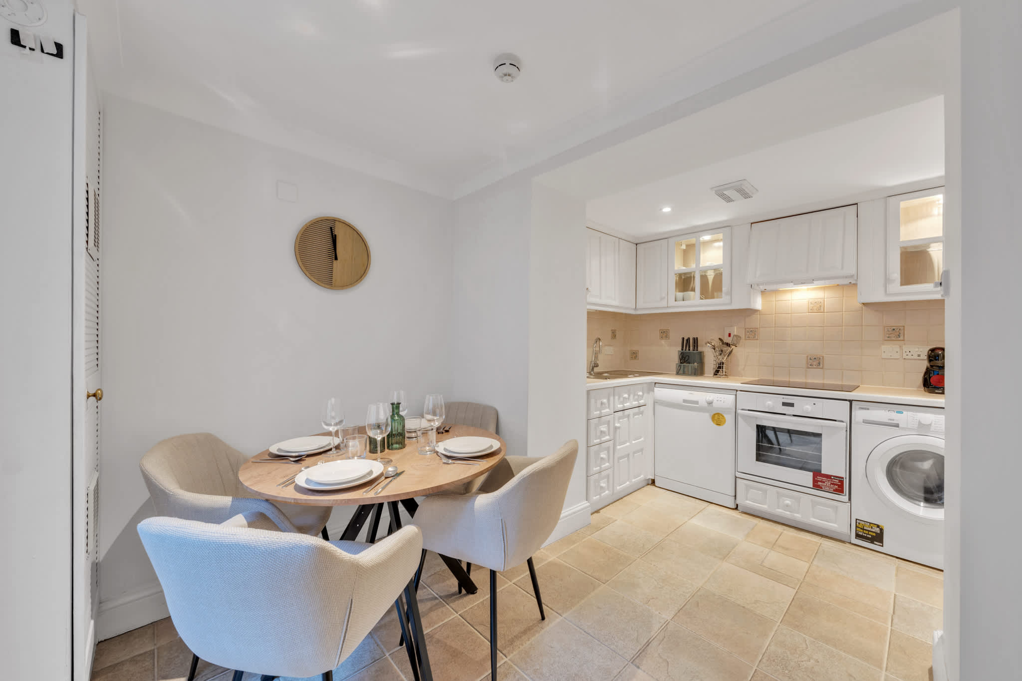 Modern Split-Level Apartment in Knightsbridge in Beaufort Gardens SW3 - Property image 9 - VivreStays