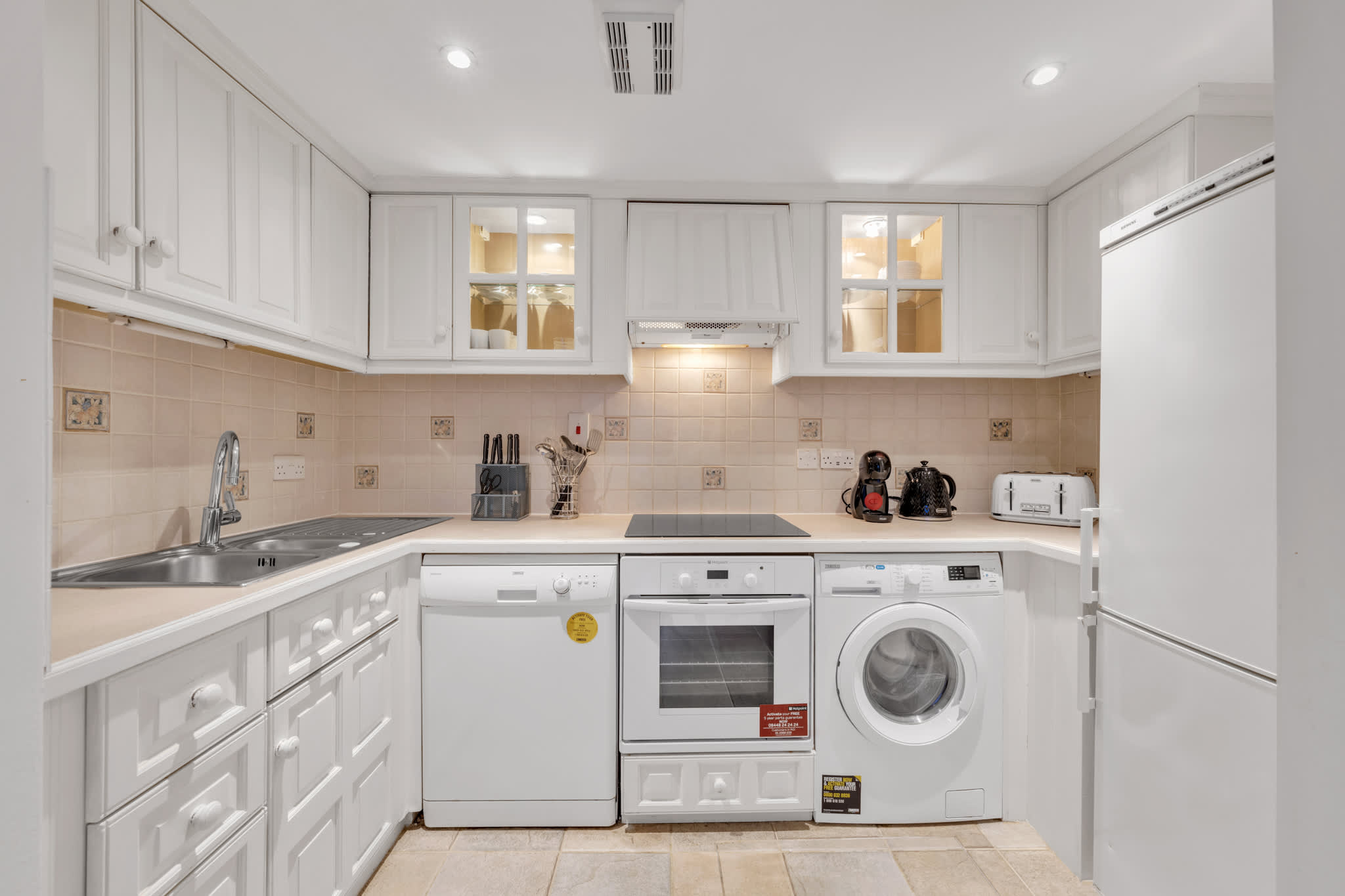 Modern Split-Level Apartment in Knightsbridge in Beaufort Gardens SW3 - Property image 17 - VivreStays