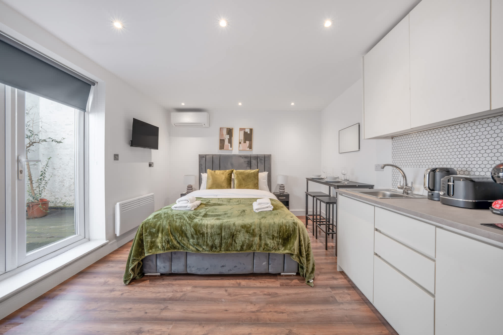 Comfort Studio with Terrace in Knightsbridge in Beaufort Gardens SW3 1QH - Property image 2 - VivreStays