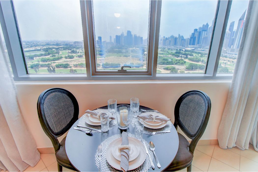 Luxury Dubai Apartment with Golf Course Views - Image 11