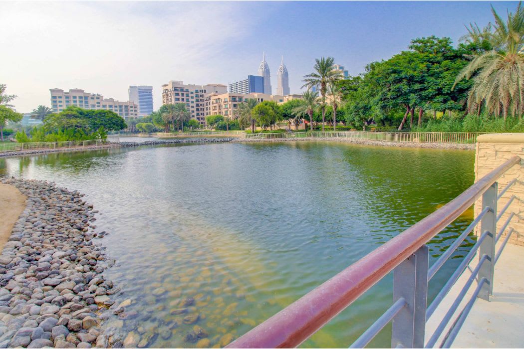 Luxury Dubai Apartment with Golf Course Views - Image 30