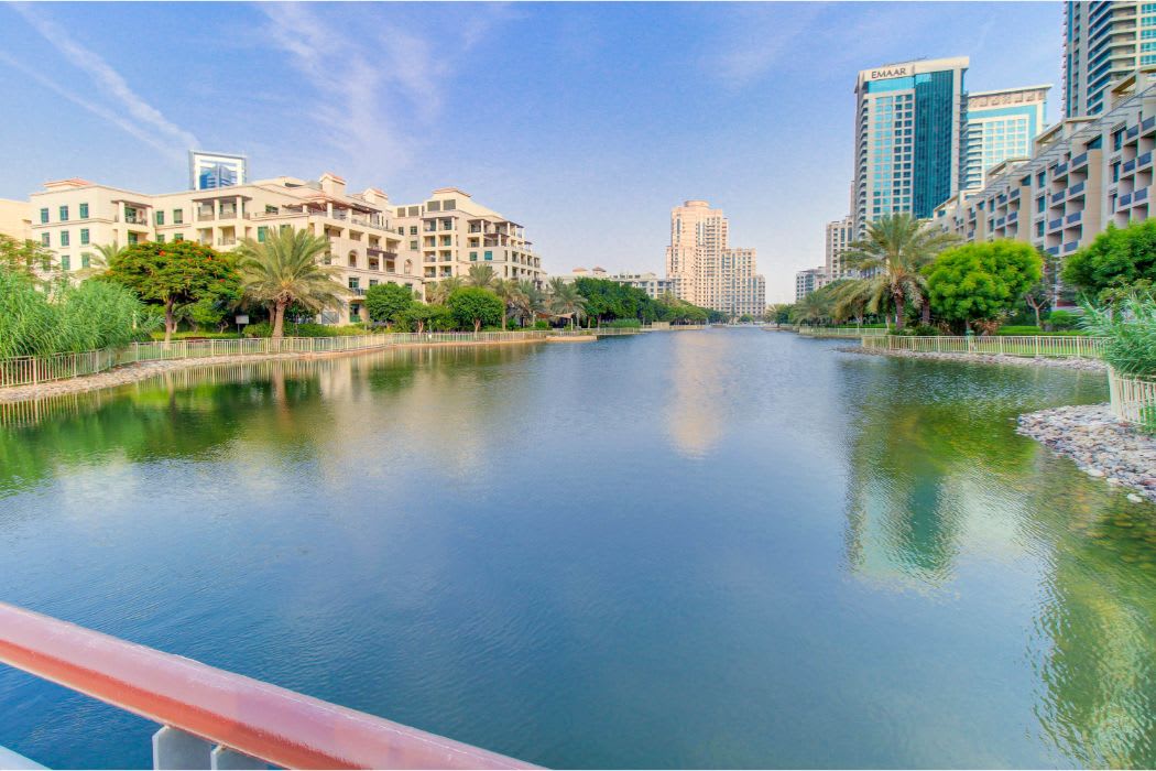 Luxury Dubai Apartment with Golf Course Views - Image 29