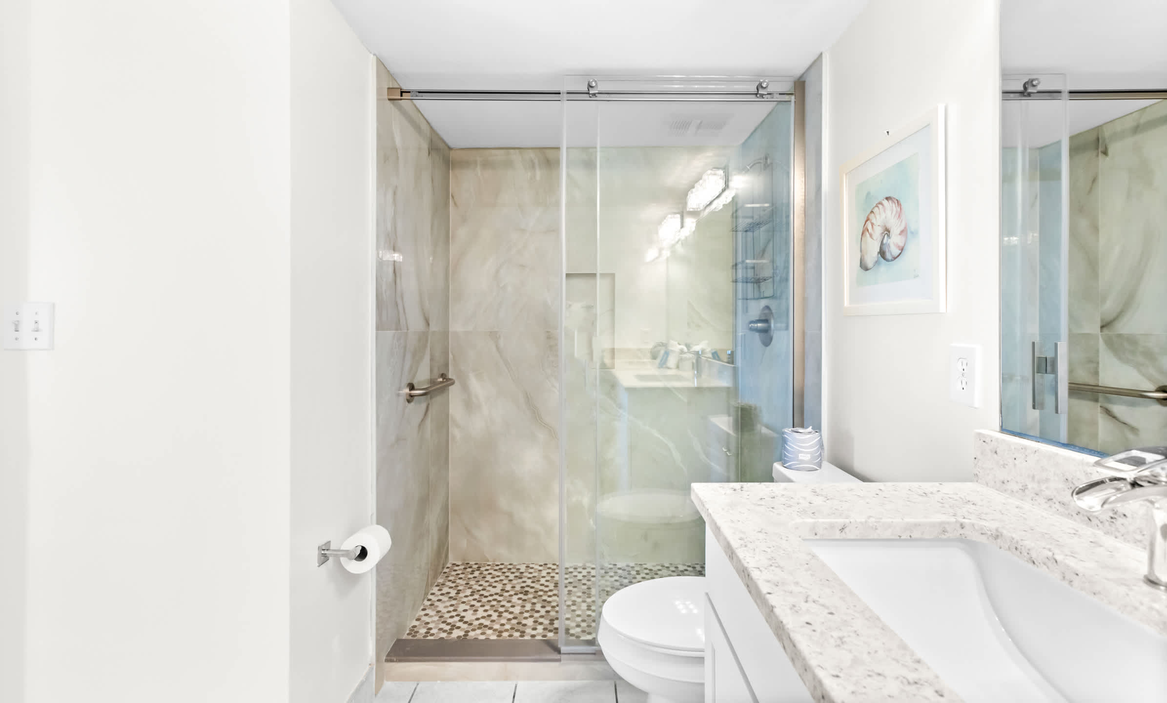 Emerald Towers 0605 Gulf front condo with private balcony and beach access in Destin 22