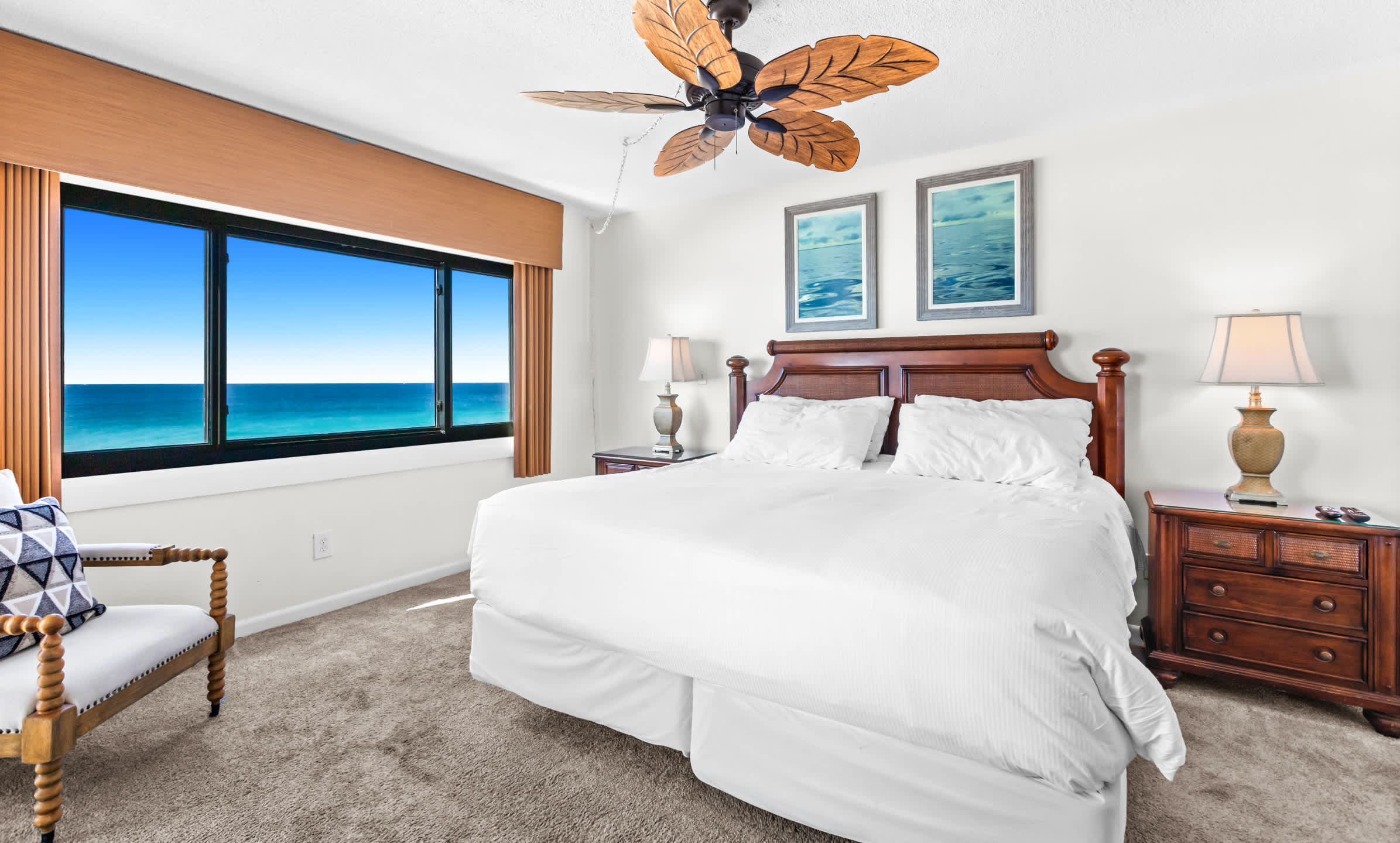 Emerald Towers 0605 Gulf front condo with private balcony and beach access in Destin 18