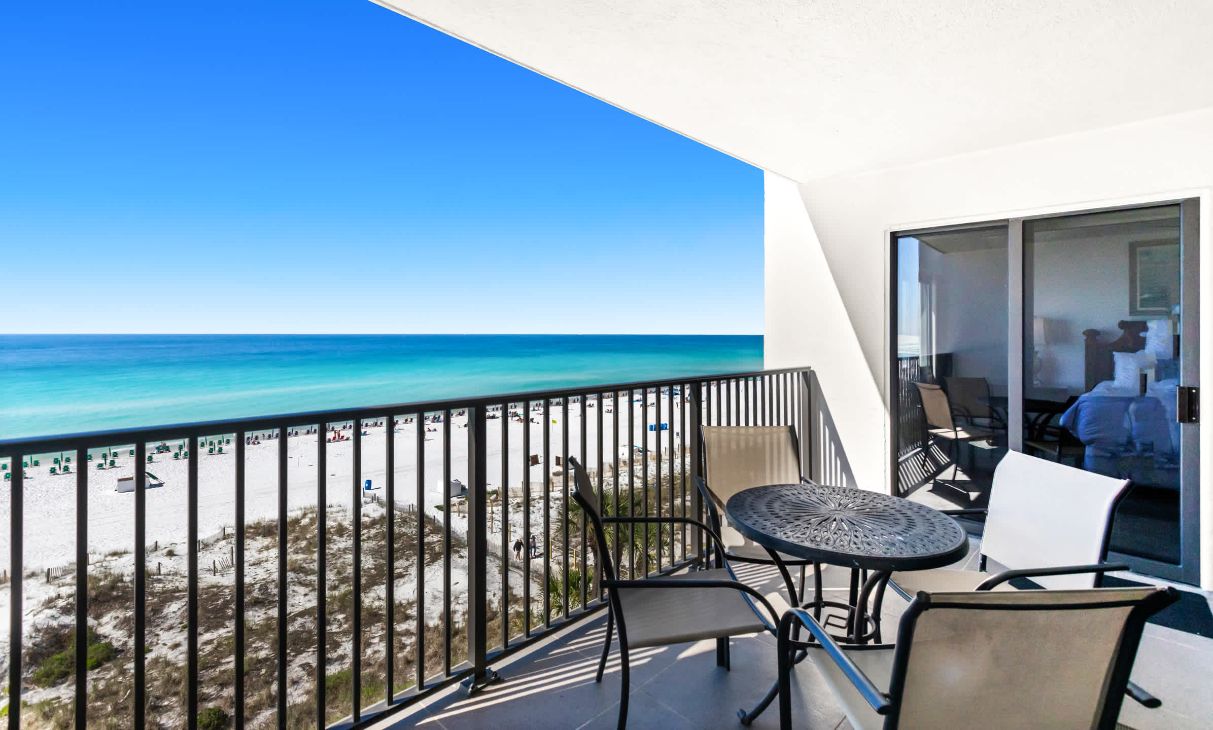 Emerald Towers 0605 Gulf front condo with private balcony and beach access in Destin 13